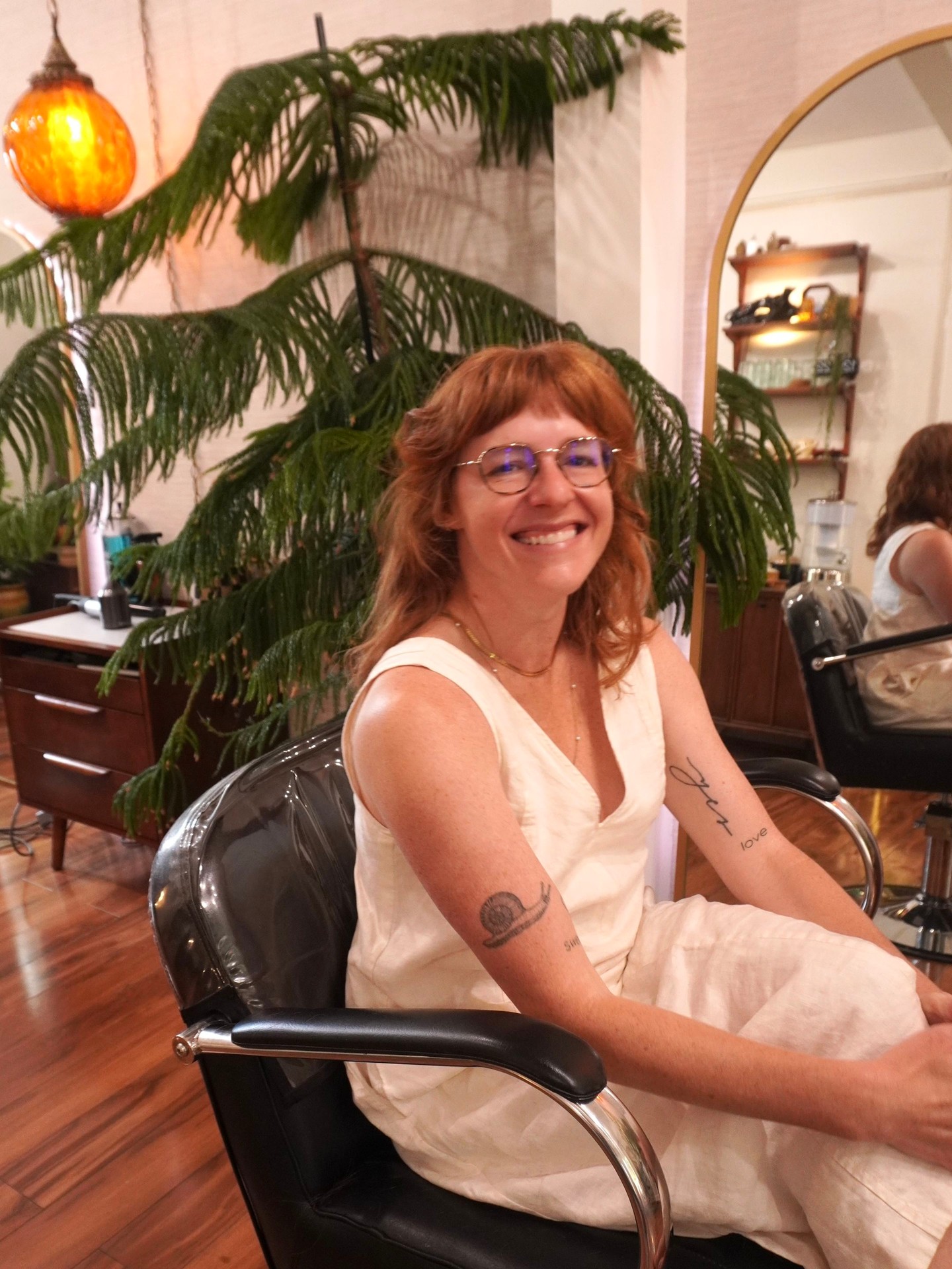 When you don't need a full cut, we do have options.
🦆 Bang trims are great for literally- just the fringe. All we need is 15 minutes and we promise you will love being able to see again.
🦆 Fringe and Framing- Perfect for those who need a little more than bangs. Love your little bits around the ears? We a refresh them. Need your nape tidied to keep that bob from feeling like a mullet? We got you.
🦆 Dry cut- Don't have time for a wash and style? Or maybe you just don't like that part of getting your hair done. We got it. Let us get to the meat and potatoes so we can just deliver an amazing haircut.
Have you ever had one of these services? Which was your favorite?
#hair #dmvhair #dmv #dmvsalon #dmvhaircut #dmvhairsalon #dmvstylist #alexandriava #vahir #vasalon