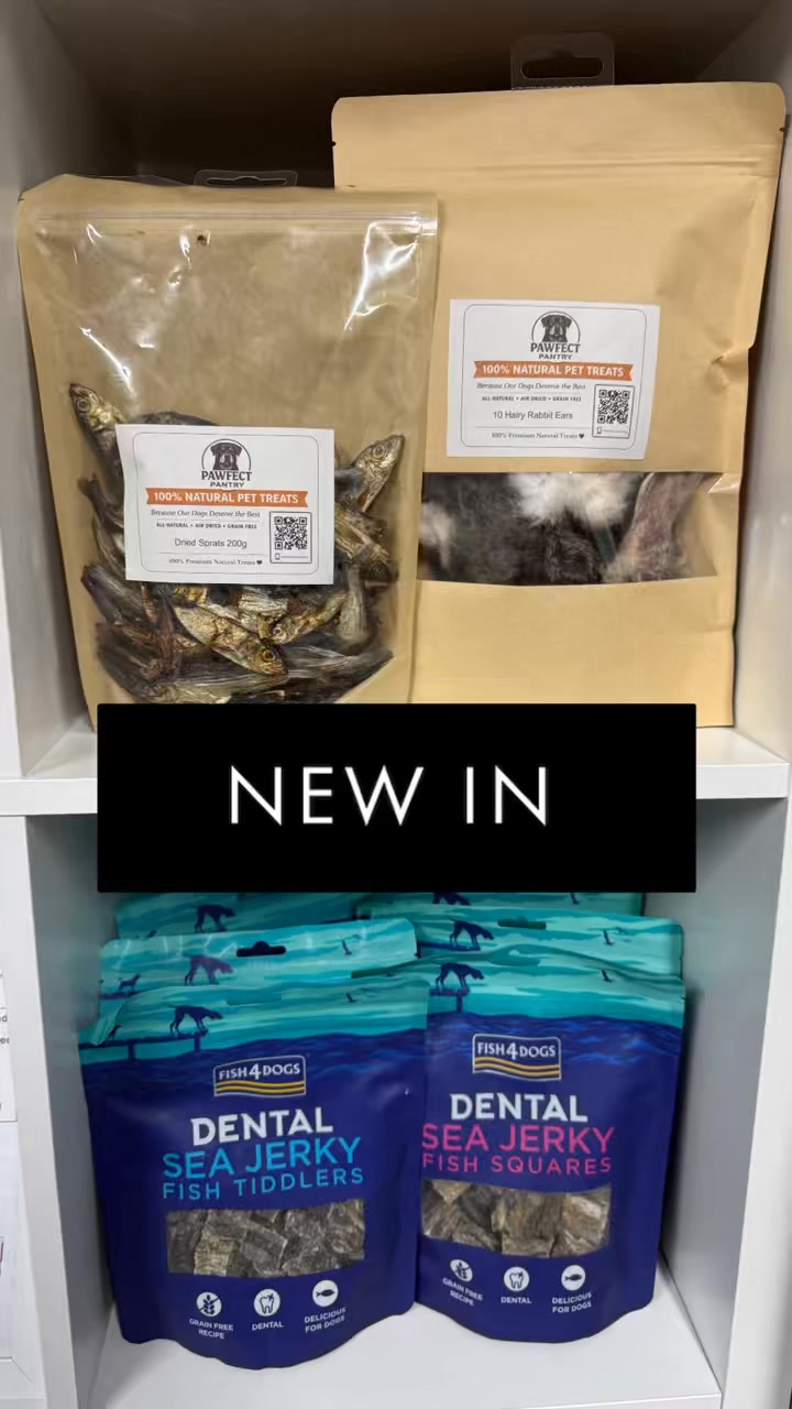 Exciting news at HS Canine Hydrotherapy! 💙🐾
We’re now stocking a small range of natural treats alongside our supplements!
🐟 Fish4Dogs – Tiddlers & Sea Jerky Squares
• 100% natural fish skin – no fillers, no nasties
• Rich in Omega-3 to support joint health (clinically proven), skin, and coat
• Low fat & grain free, ideal for dogs with sensitivities
• Supports dental health: the dried, rough texture of the fish skin creates friction against the teeth, helping to physically remove sticky plaque (bacterial film) and reduce the build-up of hardened tartar
• Great as a high-value reward after hydro or physio sessions
🐰 Pawfect Pantry – Hairy Rabbit Ears
• Supports natural gut health by helping to cleanse the digestive system
• High in fibre, aiding digestion
• Long-lasting and mentally enriching
• Fully natural
🐟 Pawfect Pantry – Sprats
Skin, Coat & Brain Health
Naturally rich in Omega-3 fatty acids, sprats help reduce itchiness, promote a shiny healthy coat and support brain function.
Joints, Immunity & Overall Strength
Sprats provide natural anti inflammatory support for joints and mobility, alongside high quality protein for muscle development and repair. Essential vitamins and minerals help strengthen the immune system, support bone health and even aid dental health by helping reduce plaque and tartar through chewing.
