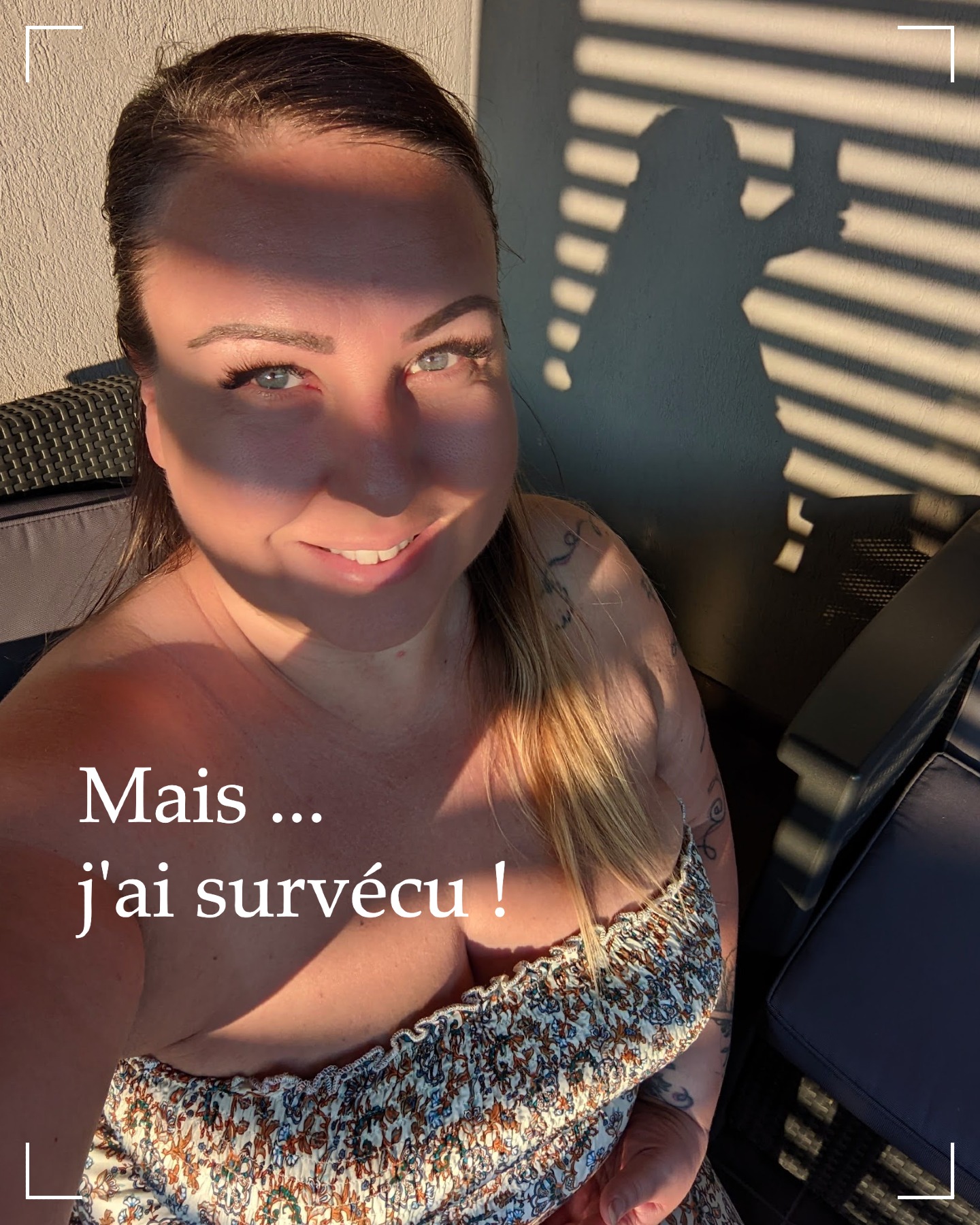 La souveraineté n'est pas un concept marketing. C’est une décision que j’ai prise avec moins de 10€ sur mon compte et une petite fille de 2 ans sous le bras.
J’ai connu la claque, la vraie.
Celle qui te laisse au sol.
En 2009, je liquide ma boîte à cause d'un gros client qui me plante, combiné à un rappel URSSAF et d'un mari qui refuse de signer un prêt de tréso. Puis vient le divorce. Un enfer de 3 ans. À 33 ans, je perds ma maison, mon héritage, mes économies, et mes biens.
Je me suis retrouvée à demander le RSA. Moi, la fille qui avait organisé des événements pour 25 000 personnes, qui avait géré des budgets de folie, qui lançait la première franchise de Wedding planner en France.
Pendant 15 ans, j'étais devenu celle qui pensait que gagner de l'argent ne servait à rien puisqu'on finirait par lui prendre.
Mais j'ai survécu.
Comme à ma naissance, où mon pronostic vital était engagé et où j'ai "miraculeusement" tenu bon.
Je suis une survivante. Ma résilience n'est pas une théorie, c'est ma Trench Credibility. (Crédibilité de terrain)
Aujourd'hui, je n'ai plus peur de dire que j'ai un don.
Celui de voir tes blocages, d'architecturer ta stratégie là où tu ne vois que du chaos.
Ton business, c'est TOI.
S'il ne tourne pas, c'est que tu es encore en mode survie, enfermée dans une structure qui ne te ressemble plus.
Je ne veux pas juste t'apprendre à être une "Patronne". Je veux que tu sois Souveraine libre.
Mon mentorat 1:1, c'est 4 mois pour déterrer ton fil rouge, assumer ta puissance et bâtir une structure qui TE porte, même quand la tempête gronde.
Il me reste 2 places avant février pour celles qui veulent arrêter de "bricoler" leur vie. Écris-moi ;)