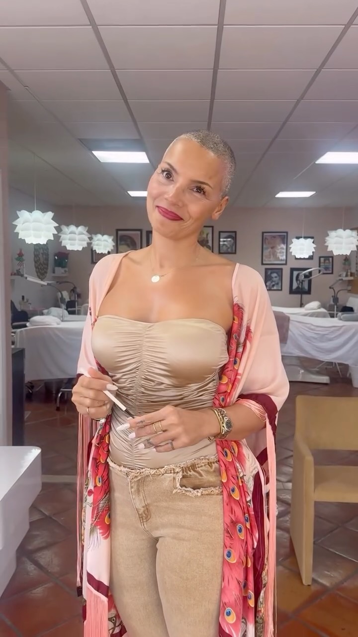 Brows aren’t about trends — they’re about foundation.
Mapping, pressure, symmetry, skin, technique — miss ONE step and you’re correcting it for months.
That’s exactly why we created the BROW Bible.
It teaches you how to build brows the right way from day one — so you stop guessing and start getting consistent results.
📚 Learn it once. Apply it forever.
🔗 Link in bio