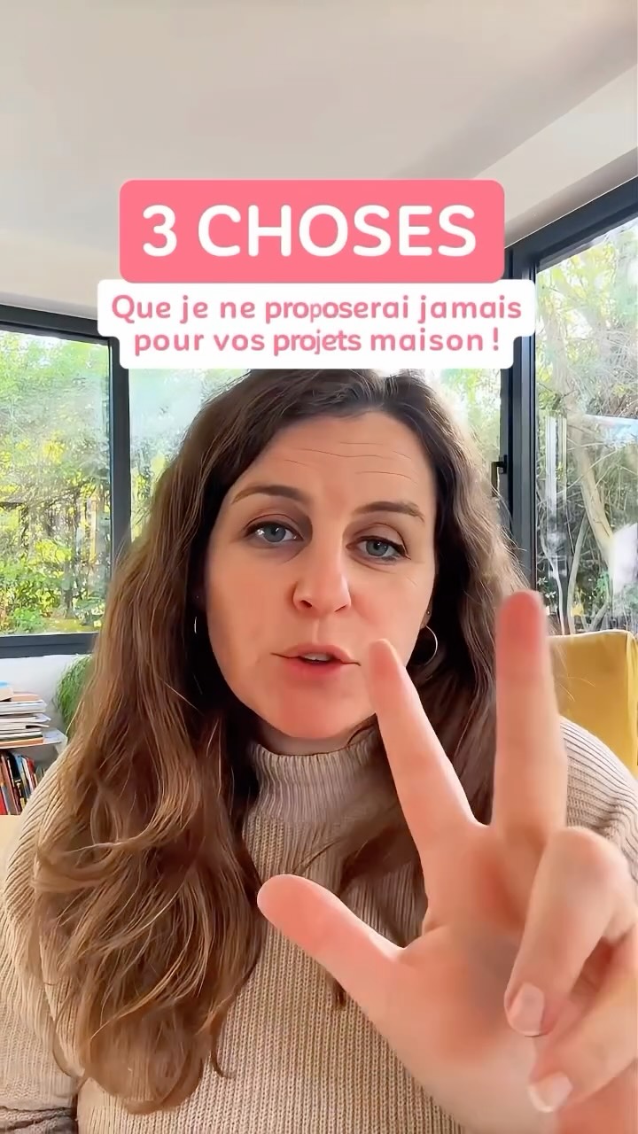 l y a des choses que je ne proposerai jamais dans un projet.
• Mettre du stratifié ou des matériaux bas de gamme.
• Acheter du neuf “parce que c’est tendance”.
• Dénaturer un lieu qui a déjà une histoire.
Rénover, pour moi, ce n’est pas empiler des matières ou suivre Instagram.
C’est faire avec l’existant, respecter le lieu, choisir des matériaux justes, durables, qui vieillissent bien.
Je préfère un projet cohérent qu’un projet à la mode.
Un intérieur qui traverse le temps plutôt qu’un décor qui se démode.
Si cette vision vous parle, vous savez où me trouver.
#renovationdurable #architectureinterieure #faireaveclexistant #ecodesign #habiterautrement
Aurélie Faure aménagement durable à Montpellier