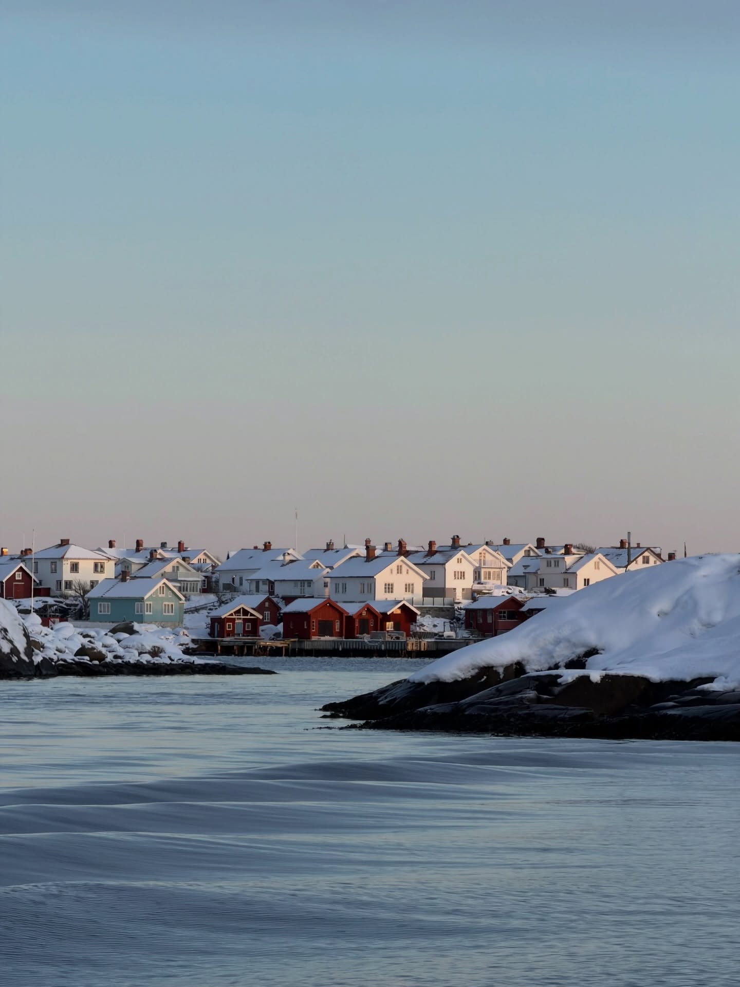 Så fint med lite vinter
#Käringön #bohuslän #södrabohuslän #sweden #världensvackrasteskärgård