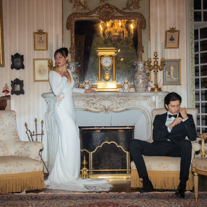 Nous sommes sous le charme de ces dramatiques photos. Un si joli couple, non ? Avec une équipe de prestataires extraordinaire.
---
We just 💯❤️ these dramas pic from this beautiful french couple. The wedding team was a great one.
Photos : @magalibphotographie
Planning : @unico_par_carla
Robe : @celebration_couture_pau
Déco : @lili.alafolie
Fleurs : @or_vegetal
Wedding cake : @rose_gourmande_pau