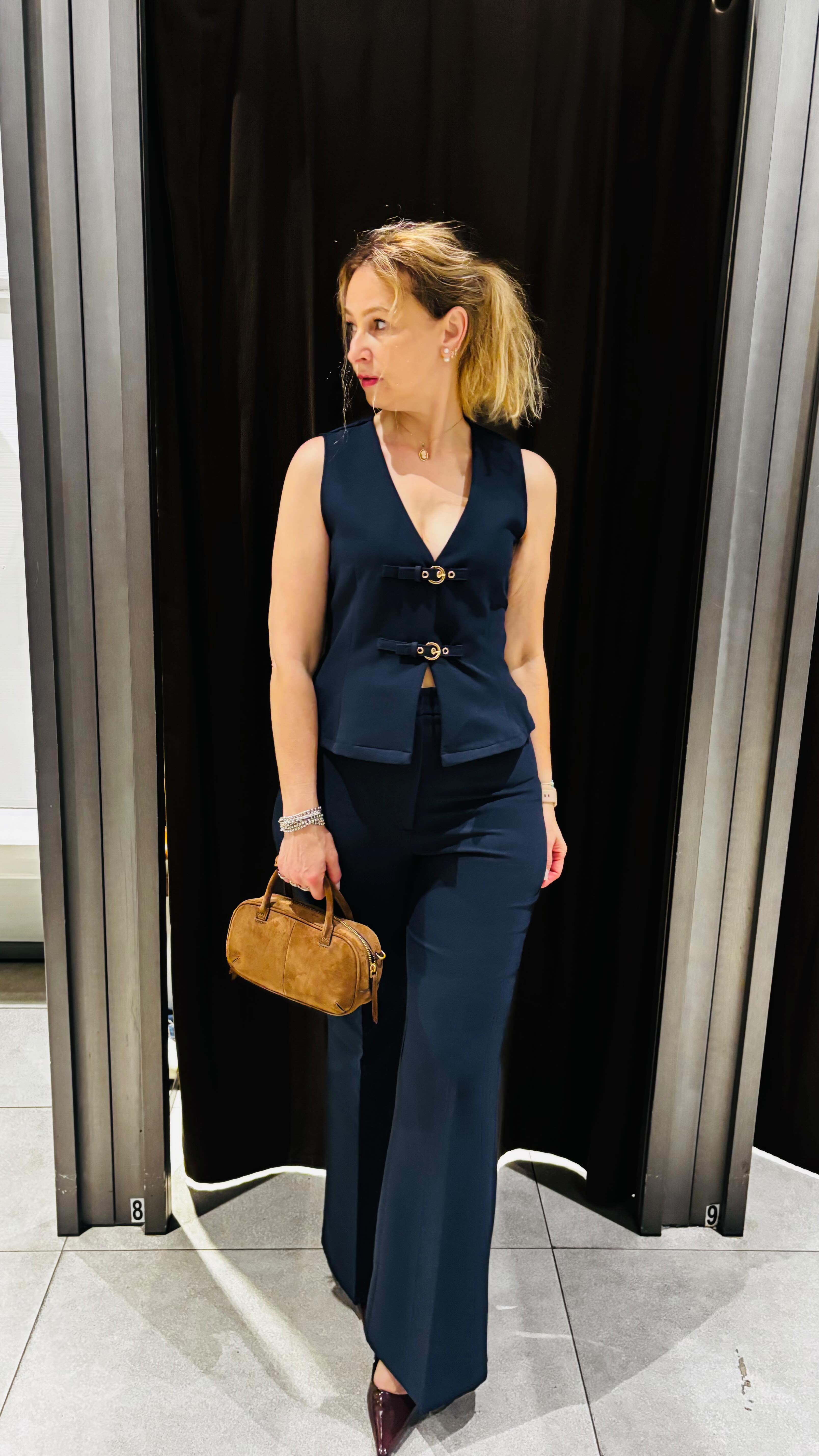 Stopped by the Polo Ralph Lauren outlet today - they’re offering an extra 40% off selected items for a limited time. Not sure how long it will last.
If you love timeless pieces, it’s a great chance to grab something special at a great price.
Want more sale finds like this? Like this post and I’ll keep sharing the best deals 🤍