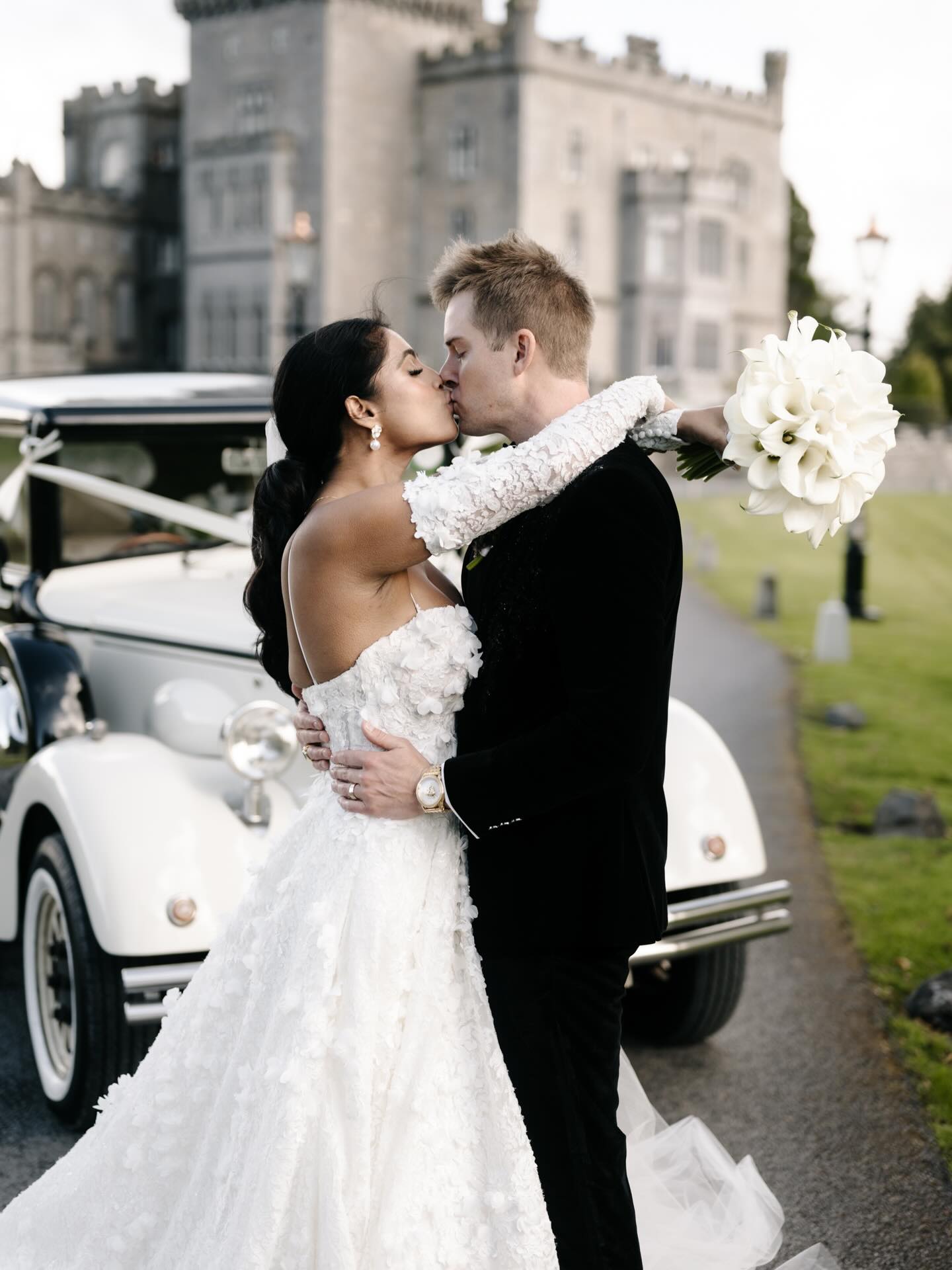 Planning a wedding in 𝐈𝐫𝐞𝐥𝐚𝐧𝐝 while living abroad can feel like a lot — but it really doesn’t have to be ✨
Rae first reached out to me asking about welcome packs I’d created for a previous bride at the same venue. From there, it transpired that Rae & Max were actually looking for 𝐩𝐚𝐫𝐭𝐢𝐚𝐥 𝐩𝐥𝐚𝐧𝐧𝐢𝐧𝐠 𝐚𝐧𝐝 𝐨𝐧-𝐭𝐡𝐞-𝐝𝐚𝐲 𝐜𝐨𝐨𝐫𝐝𝐢𝐧𝐚𝐭𝐢𝐨𝐧 — and I’m so glad they did 🤍
Rae and Max along with their mums were so involved throughout the planning process. They still needed support with sourcing some suppliers, which I was happy to help with, and I also coordinated everything the night before the wedding. I even talked them through “the dip” which they absolutely nailed as the pictures prove 😍
On the wedding day itself, there were lots of different suppliers to manage, and my role was to make sure everything ran smoothly so Rae & Max could fully relax and enjoy their day — which they did 🥂✨
If you’re living abroad and dreaming of getting married in Ireland, and you need help with planning or an on-the-day coordinator, please get in touch — I’d love to help make it all feel effortless 🤍
🌐www.weddingsbydearbhaile.com
💌 weddingsatdearbhaile@outlook.ie
📱 +353877617236
The Dream Team for Rae & Max 💫 👇
Venue | @markreecastlesligo
Photographer | @artweddingphotography
Videographer | @stevenjimfilms
Flowers | @theflowershedsligo
Lead Makeup I @sarahmcguinnessmakeup
Makeup | @carolinewimseymakeupartist
Hairstylist I| @_styled_by_april_
Cake | @parklanecakes
Car | @u2r1weddingcars
Owl | @owl_adventures_uk
Sheep | @bopeep_valaisblacknose
Oysters | @sligooysters
Piano | @yannobrien
Band | @arthur_theweddingband
#weddingsbydearbhaile #weddingplannerireland #destinationweddingireland