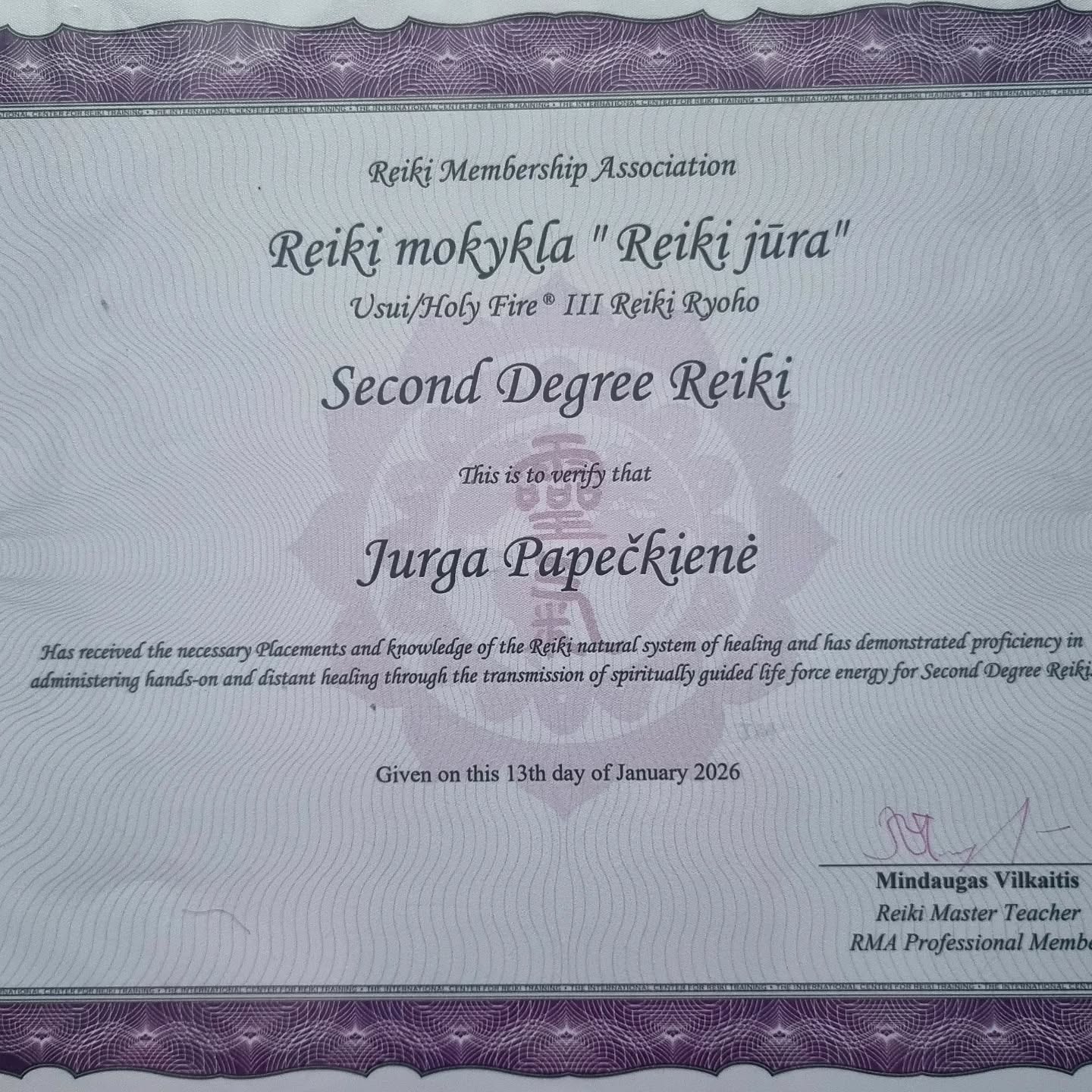 Antroji Reiki pakopa - tai gilaus pažinimo aktyvacija per subtilius energijos virpesius, kurie plečia sąmonę, ramina ir gydo🤍 Dėkoju visatai ir @mindaugas_vilkaitis už šią dovaną🌿🙏
#reiki #okuden #saviugda #šviesa #dėkingumas