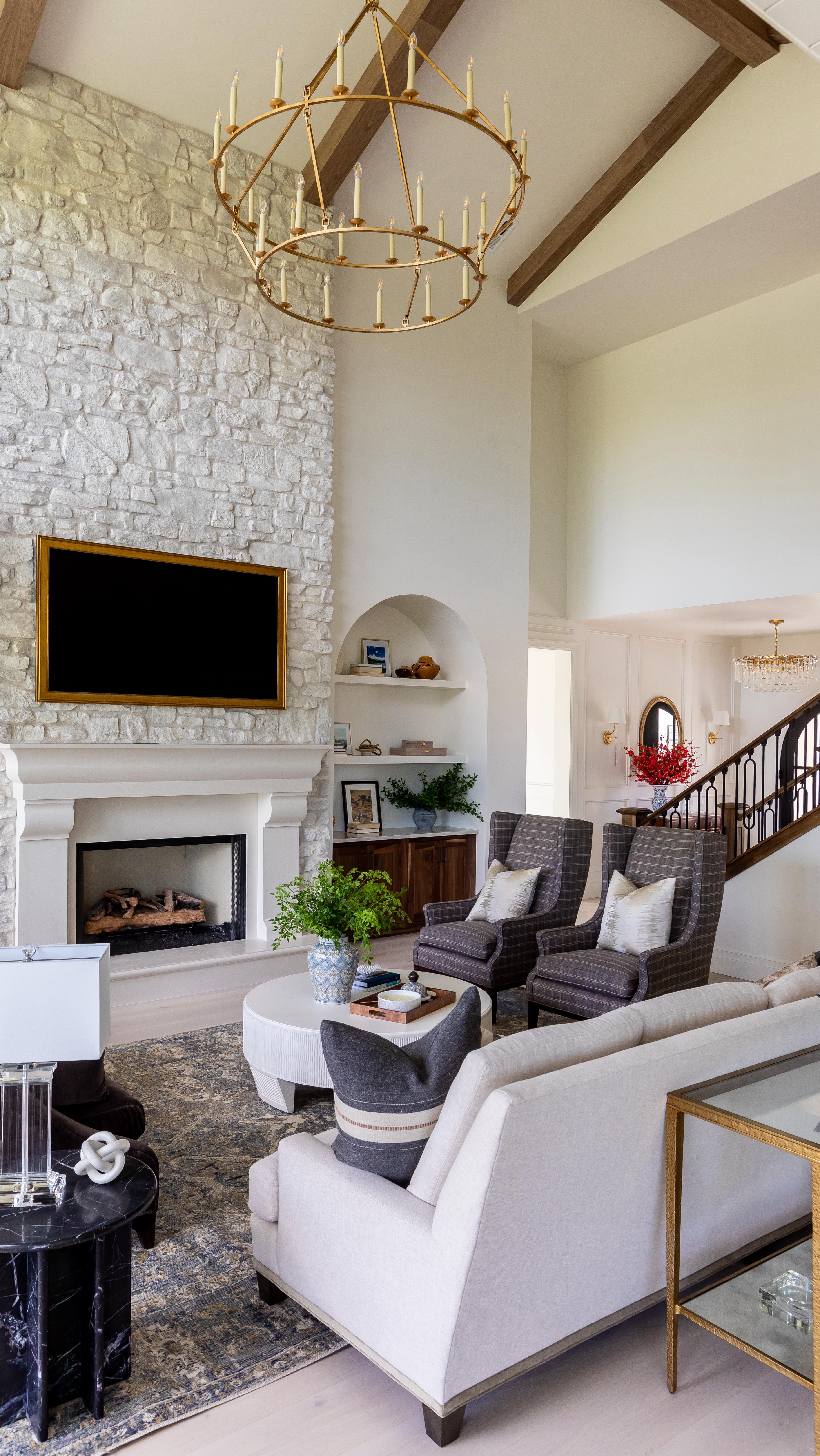 Stairs don’t have to be boring!
They’re one of the most overlooked spaces in a home—but also one of the best opportunities to add personality and depth.
A plaid stair runner instantly transforms this everyday pass-through into something intentional and layered. It adds warmth, pattern, and just enough contrast to make the whole space feel designed—not decorated.
#stairs #stairdesign #homedesign #homedetail #interiordesign