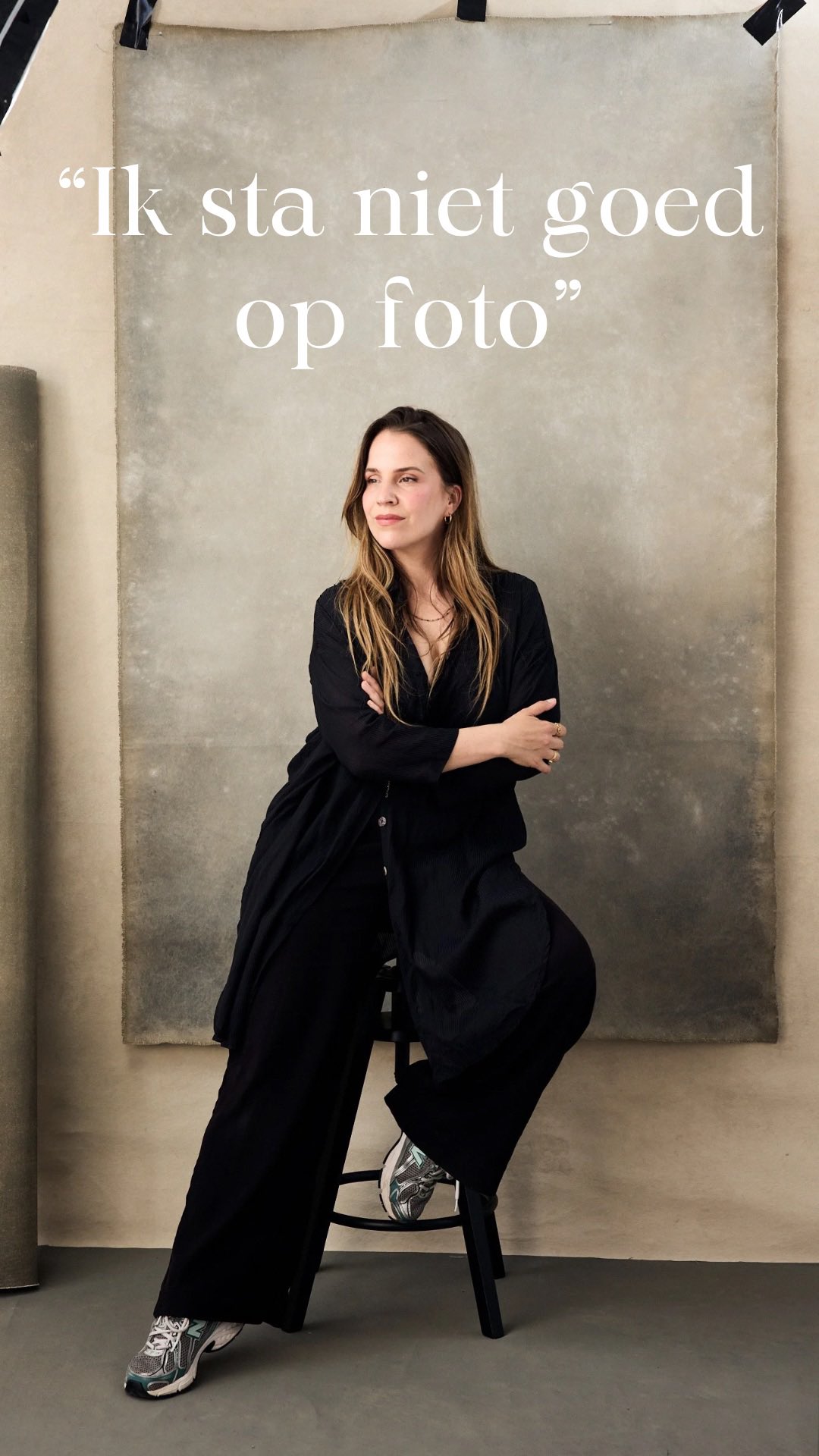 “Ik sta niet goed op foto” of “ik pak niet op papier”
Ik hoor het heel vaak en ik snap u! Mij moeten ze ook niet fotograferen op een onverwacht moment 🫣
Hoe zorg ik ervoor dat je wél goed op foto staat?
• Fotograferen vanuit de juiste hoek
• Goeie belichting
• Begeleiding in poses
• Advies omtrent kleding
Je op je gemak stellen en praten over jou onzekerheden is ook heel belangrijk.
#portretfotograaf #fotostudioleuven #fotograafleuven