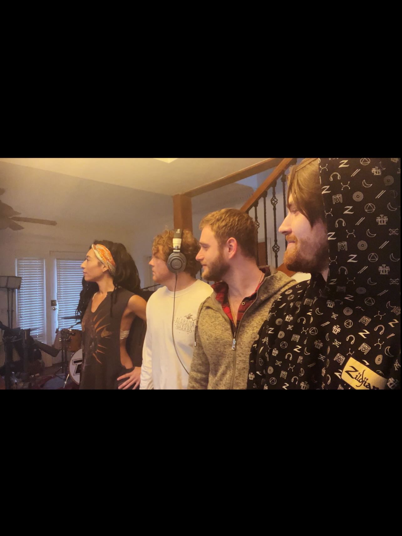 Would you look at that! We’re playing live: two weeks from today on 01/29 at Nashville’s legendary & divine, @deeslounge615 🪩⚡️👽 Show starts at 6 pm with the bright and bold @bellaonbass followed by yours truly (Mikayla Lewis + The Fuse) from 7:15 - 8:30 pm. Show info/ticket link in bio: $5 (online + at the door). 21+.
Amped to play our first full band show of 2026 with @zugmusic @minizug @dont_fine_me_1 💁🏽♀️Join us for a FUNky, conscious vibe time and our usual intro ritual of brief breath work. ✨#fyp #fypage #livemusic #nashville #indiemusic