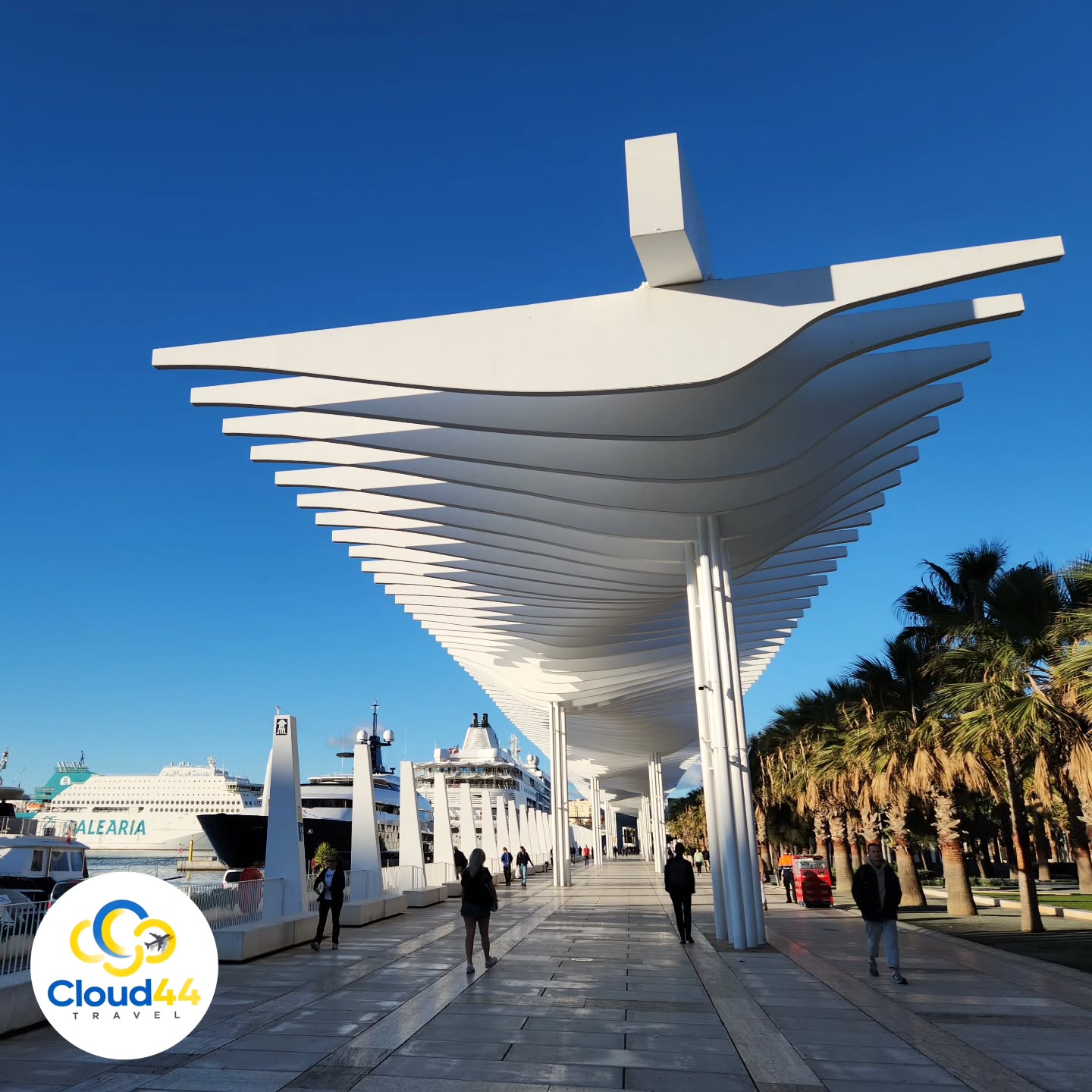 Málaga, Spain... a jewel of the Spanish coast!
Have you wondered how to meet different places in just one trip?