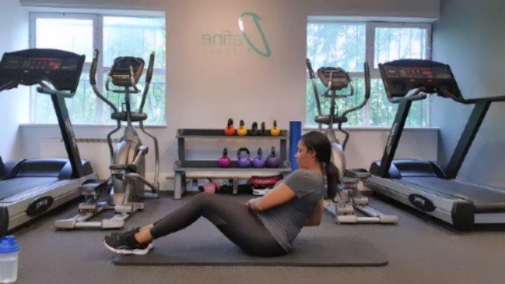 🔥 Ready to fire up your core? This beginner-to-intermediate ab circuit has everything you need to feel the burn!
👉 Moves to try:
✨ Full Sit-Up – Classic move for all-around core strength. Can do with legs straight or bent.
✨ Oblique Twists – with heels on or off the floor.
✨ Mountain Climbers – Add some cardio to your core! The lower the bum angle the harder the move.
✨️ Plank Rotations - see how low you can go on that rotation with control.
💡 Beginners: 1 round x 30 seconds with 15 sec rest
💡 Intermediate/Advanced: 2-3 rounds x 45 seconds with 15 sec rest
🏡 No gym? No problem! Perfect for home or anywhere. Start at your level, build your strength, and feel the difference.
👉 Tag a friend to try with you! 🏋️♀️
#CoreWorkout #AbCircuit #WomenOver40 #StrongCoreStrongBody #FitnessJourney #WorkoutFromHome
