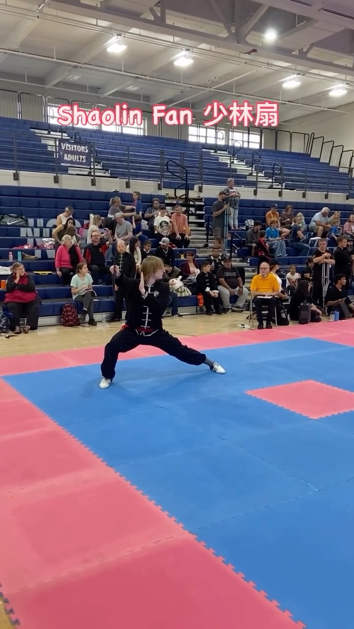 Throwback to Logan competing with his fan set at the Milwaukee Open in September of this year. Always making it look good! #zykfa #kungfu #kuoshu #wushu #competition #taolu #madisonwi #milwaukeeopen