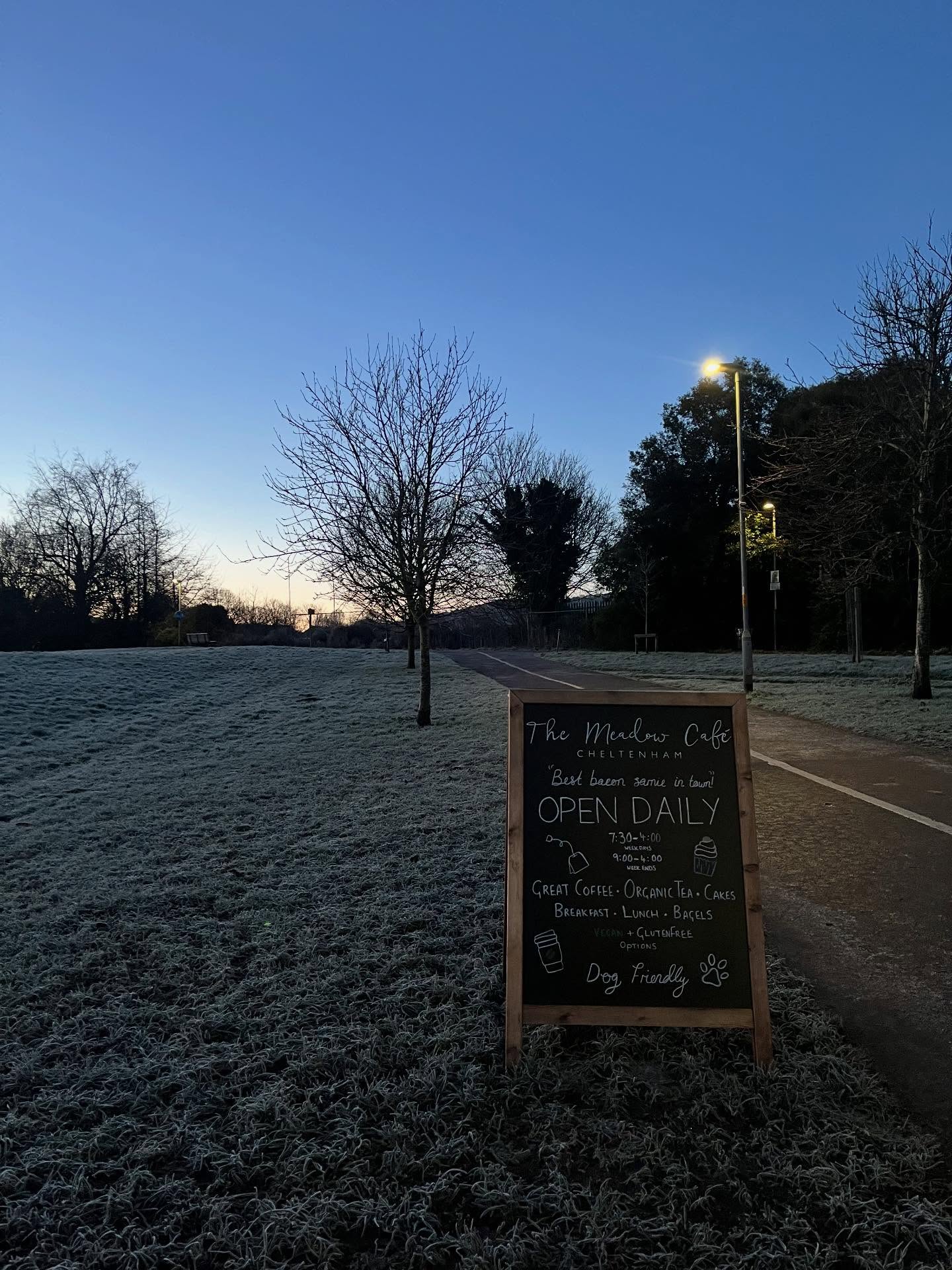 Frosty mornings this January? Nothing a hot coffee and a pastry won’t fix! ❄️☕️🥐
#themeadowcafe #themeadowcafechelt #coffeeandpastry #visitcheltenham