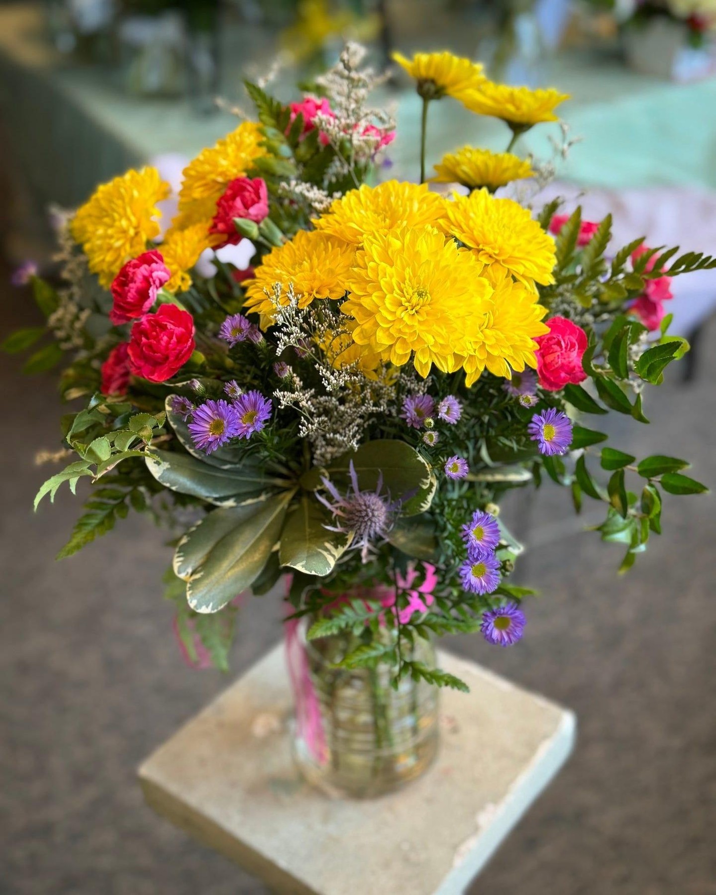 Fight the winter blues with a beautiful arrangement just for you!
flowerstationtc.com
#sunshine
#flowerstation #downtowntraversecity #traversecityflorist #eventflowers