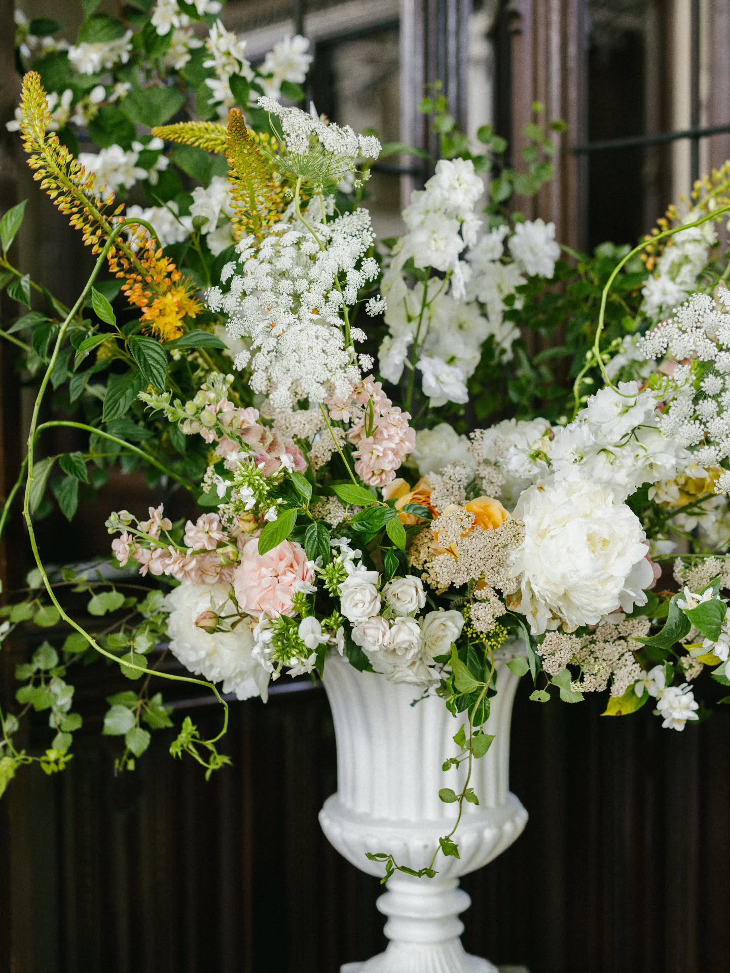 Ok.... time for me to move forward and focus.
The last 2 and half months have been a blur..
Now time to get back into the swing of it all and the thrill of making gorgeous flowers through out the season...
So back on emails and normal flow of things...
Appreciate the paitence its been a journey...
So 2026 .. here we go...
@imogenxiana @stgileshouseweddings