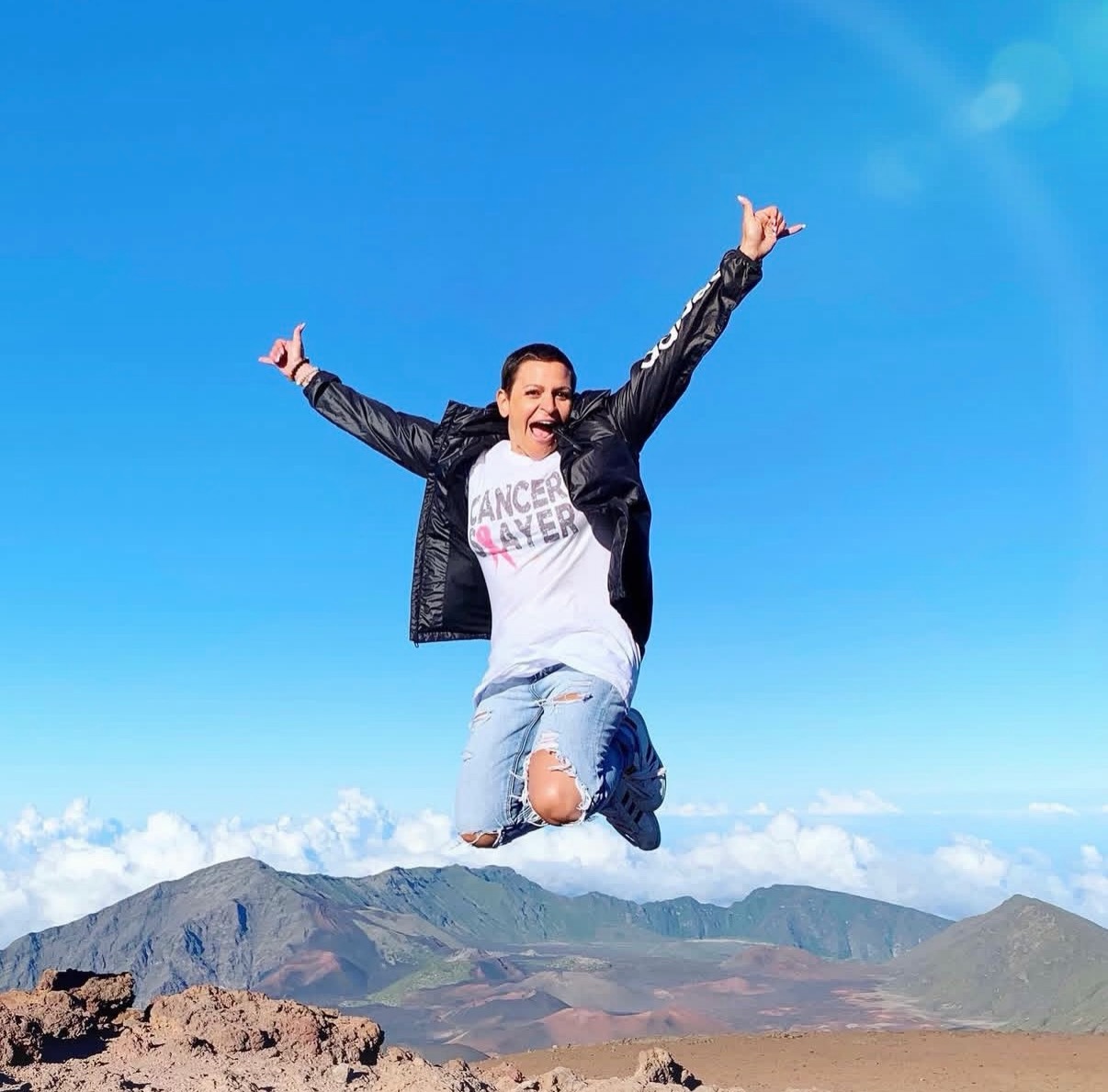 Today marks four years without our beloved founder, Jen Reynolds. 🪽 We are still learning how to carry grief and gratitude as time continues, honoring her legacy along the way.
Jen created Pink Warrior Advocates so that those diagnosed with breast cancer did not have to go through it alone. As it grew, this organization gave purpose not only to those battling cancer but also allowed her to use her experiences to empower and advocate for other warriors. Anyone who had the honor of meeting her felt instantaneously connected. It has been a true honor to keep her mission alive, and we will continue to cultivate a community that inspires and loves others deeply.
Today, we’re holding close Jen’s reminder to “stop, take a deep breath, and inhale all of the incredible, SIMPLE joys that surround you… Joy isn’t complicated. Neither is hope. It’s simple and it’s everywhere.”
If you want to feel close to her today, visit mybaldblog.com and read Jen’s journey in her own words.
🦩💗