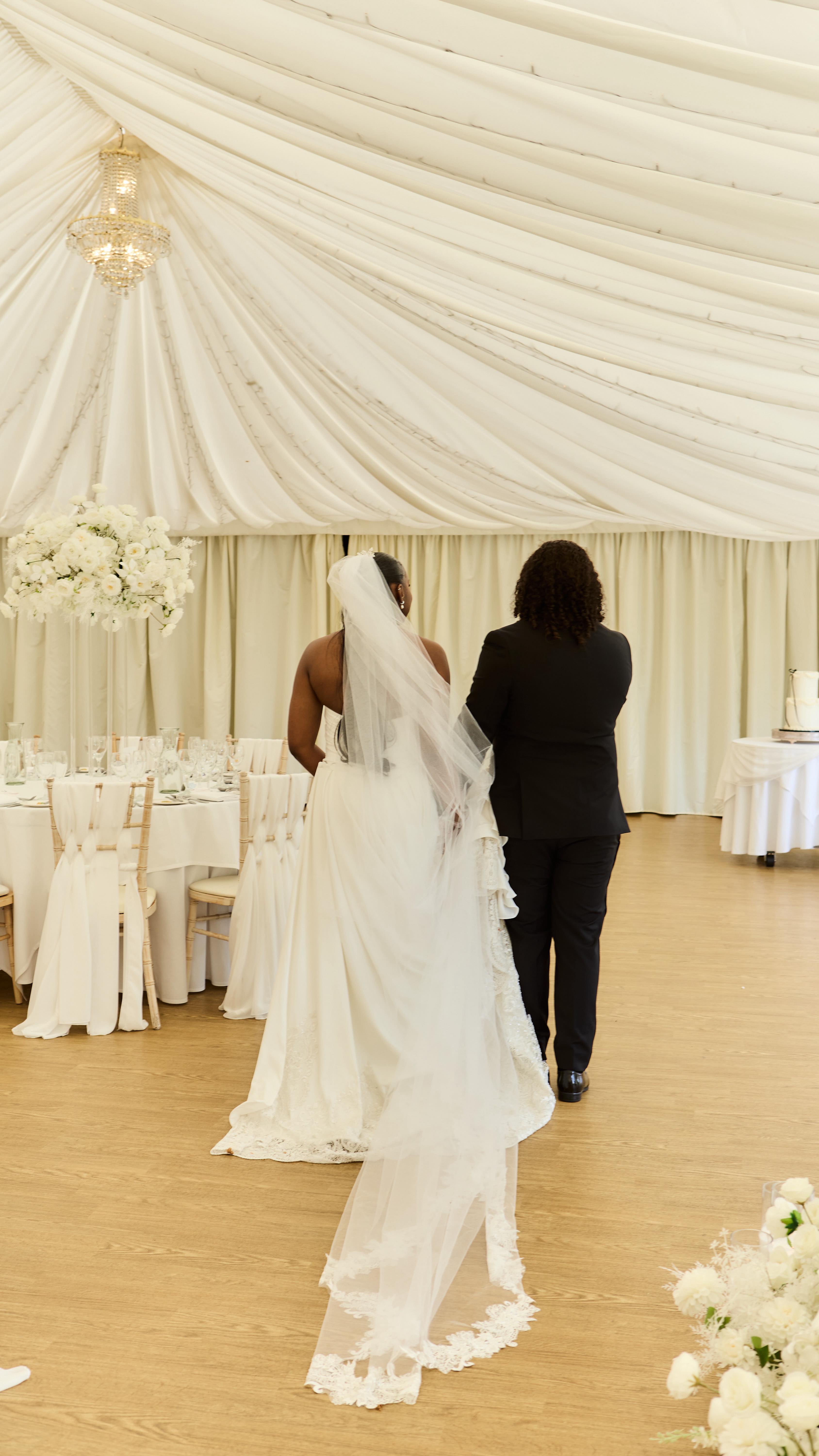 COYA & PAULO
Timeless elegance at @fennesweddings☁️
White florals, crystals accents and candlelight. Coya & Paulo’s reception came together beautifully!
___
#WeddingDecor #EssexWeddings #FennesEstate #LuxuryWeddings #2026brides