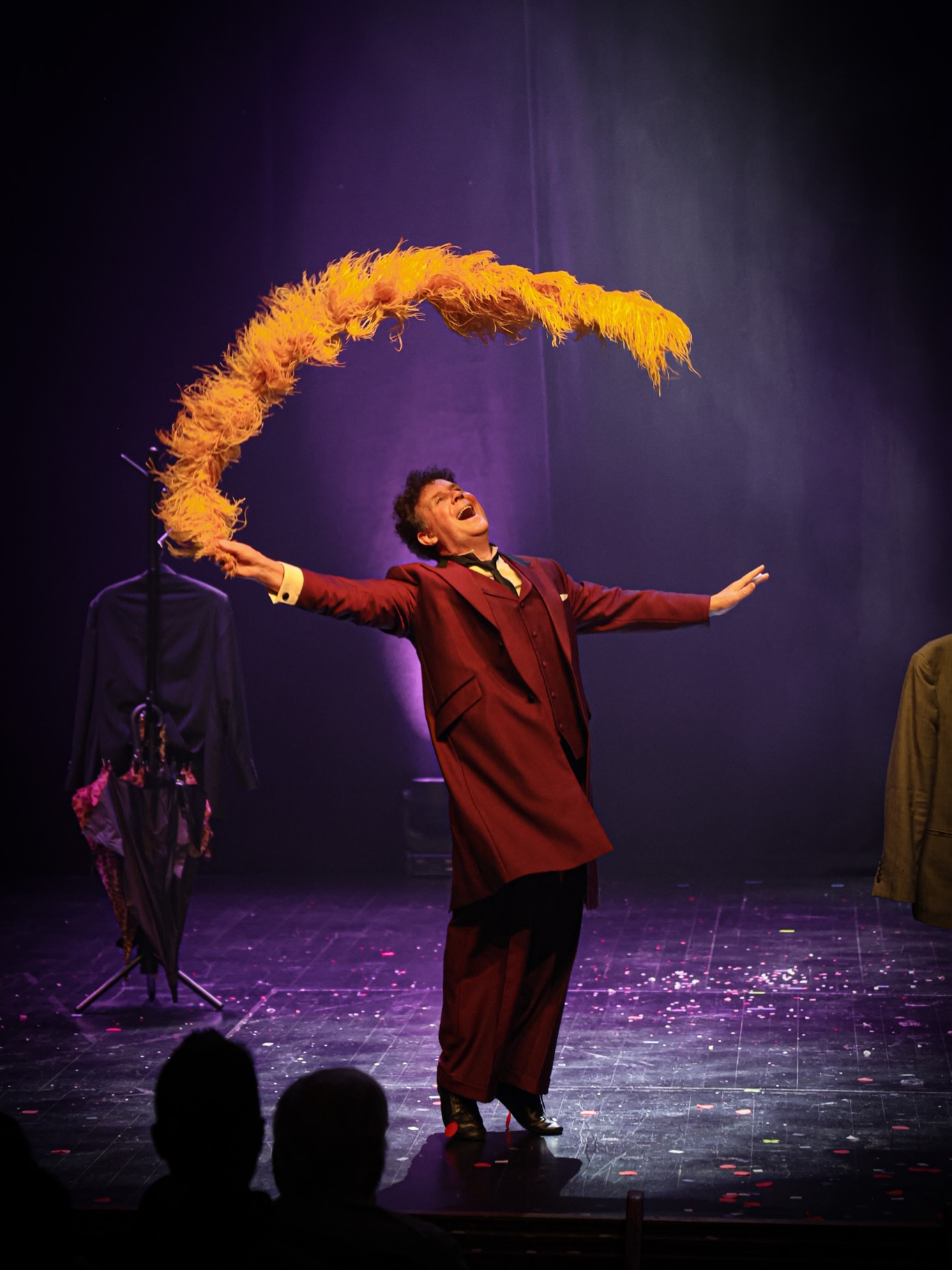 La magia se enciende en el escenario🪄 Gala Internacional @festivalvivelamagia 🎩
Gracias @violeta_zheng por la oportunidad de captar toda esta magia 💛
@granerovideo
@d_albeniz
@bizarreklek
@charliemag
@raymond_crowe_unusualist
@mortennmortenn
@ornellabravabella
@kenzyjuli
@irenealba___
@kinomateo
@srta.floresdelcampo
@magocess