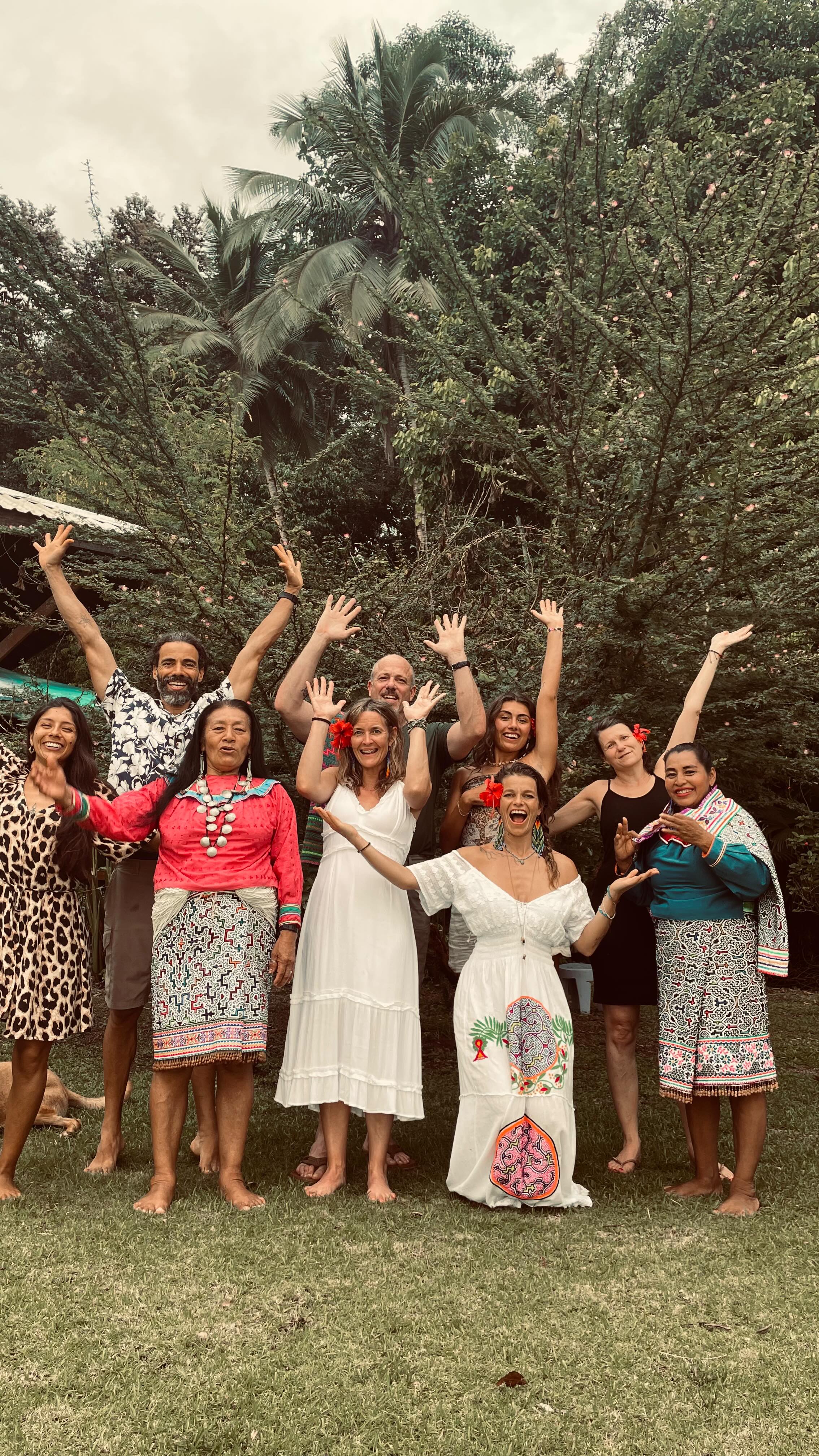 Pure joy 🧜♀️ happiness 💃 gratitude 🙏 love 💘 and light ✨ —
that is what we send to you, hoping that you can receive it and hear the call.
We are waiting for you.
Con mucho amor 💘
Your Pandorita Team
#healingjourney #ayahuascaretreat #plantmedicine #costaricaretreat #plantmedicinejourney