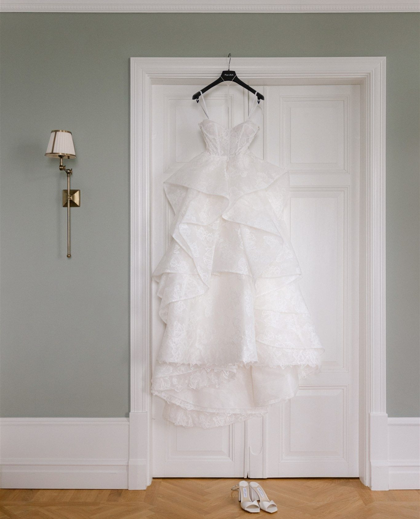 A moment for the dress.â
â
Photo: @cinziabruschiniâ
Dress: @moniquelhuillierâ
â
â
#weddingdress #moniquehuillier #bröllopskoordinator #weddingplannersweden #weddingplannereurope #luxuryweddingplanner