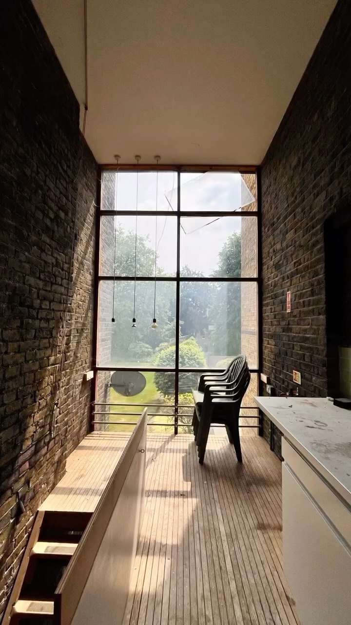 A year of inspiring projects, planning approvals, meaningful collaborations, travels, events, awards and award nominations, with projects completed and others continuing into 2026. Excited to step into 2026 with new energy, curiosity, and what’s still to come. ✨
#propertydevelopment #londonhouses #londoninteriors #luxuryhouse #interiordesign