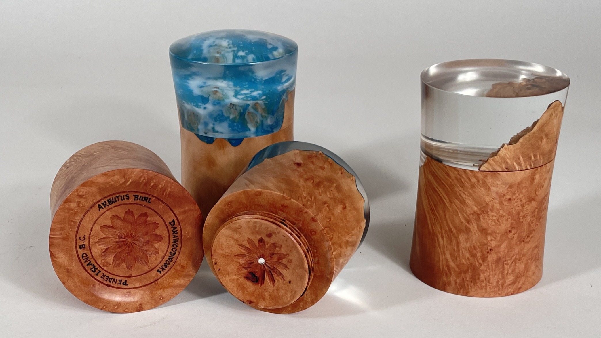 Some threaded keepsake boxes turned from Arbutus Burl cutoffs and resin. Finished with tung oil these measure about 2.75" dia X 4" tall
#arbutus #burl #threaded #keepsakebox #keepsakeboxes #darawoodworks
darawoodworks.com