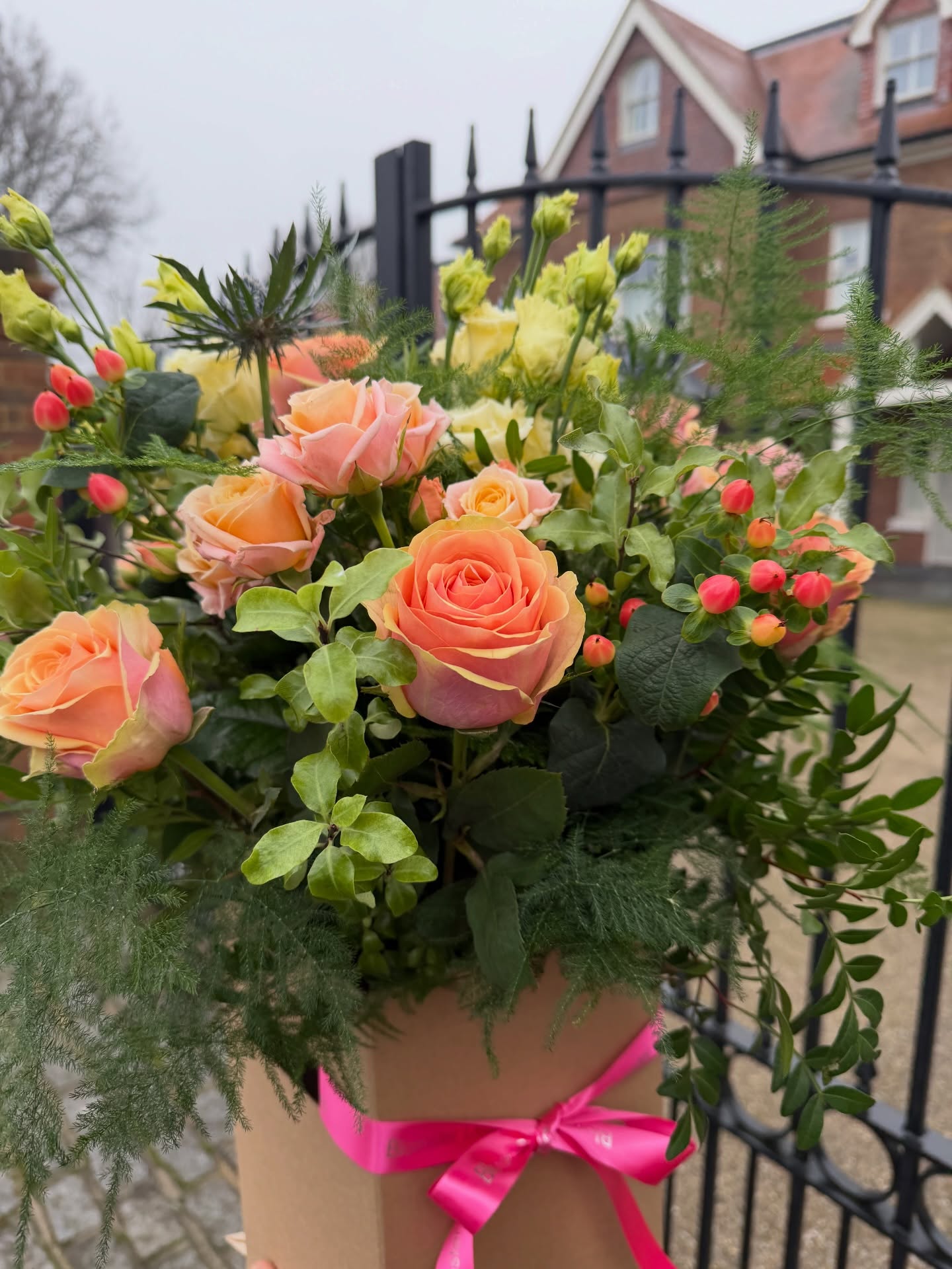 Just because flowers arranged and delivered 😊
#nationwideflowerdelivery #surreyflorist #flowershop #florist #justbecauseflowers