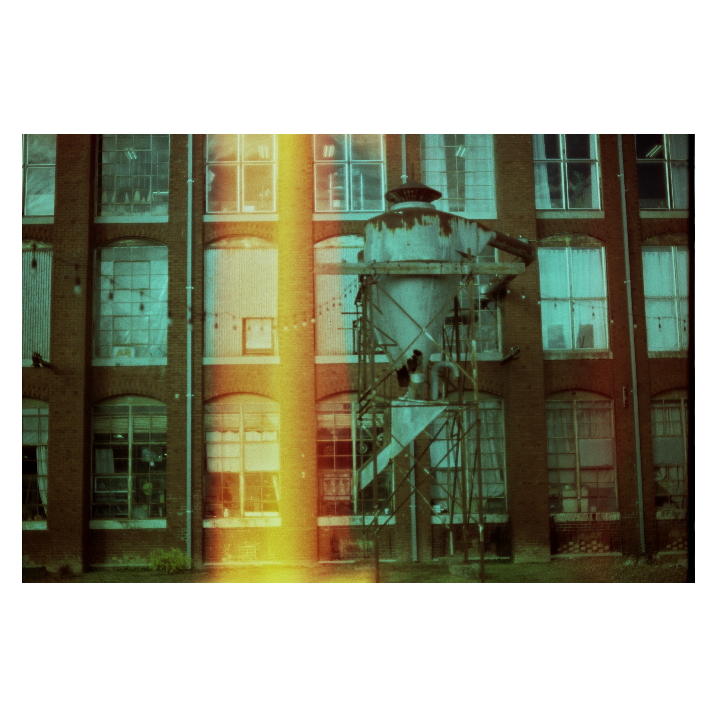 Lens flares ⚡️
📷: canon ae-1 / cinestill 400D
#ae1 #35mm #canon #canonae1 #cinestill400D #cinestill #cinestillfilm