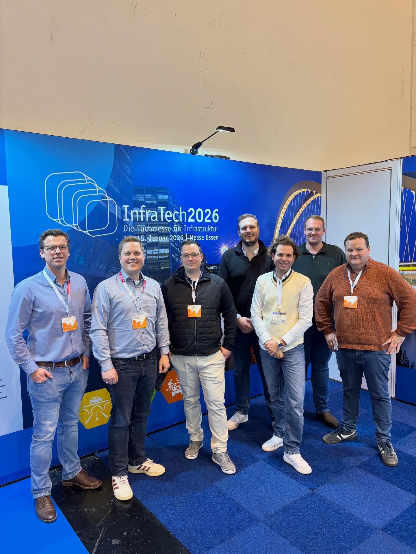 Heute waren wir gemeinsam mit dem @tga_planungsbuero_vechta und dem @borgerding.bauunternehmen auf der #InfraTech 2026 in Essen.
Spannende Gespräche, neue Impulse und viele Einblicke in moderne sowie nachhaltige Lösungen im Infrastrukturbereich 🚧🌱 Wir haben uns inspirieren und fachkundig beraten lassen, was für unsere anstehende Projekte alles möglich ist.
Ein rundum gelungener Messetag mit wertvollem Austausch.