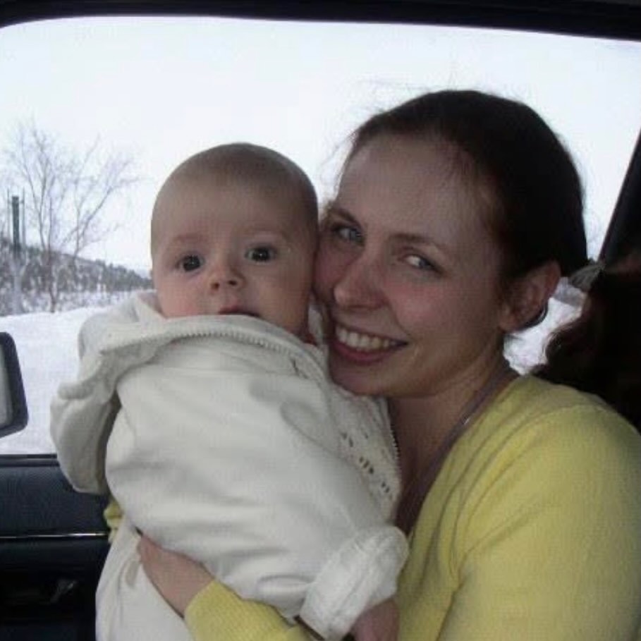 20 vuotta sitten syntyi maailmaan tämä rakas lapsi 🫶🏻💛
Ihana Juhana Onni Ilmari 💛🎂💐 @juhanascreativity
20 vuotta siis minulla myös äitiyden matkaa kuljettuna.
On ollut matka 🙏🏻 En oo yhtään varma oliko musta tähän kaikkeen.
Mutta suloiselle nuorukaiselle sain yllättäen tänä aamuna keittää kahvit ja ”äitin rakkauspuurot” täällä meillä
☕️🍯🫐🍓🎂
Onnea, siunausta, rakkautta, iloa ja viisautta, hyviä valintoja matkaasi poikanen 💛