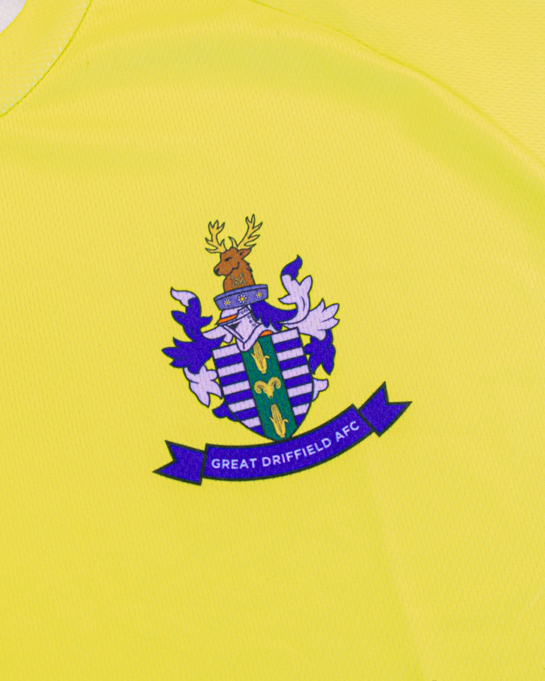 🧤Details that make the difference🧤
A closer look at the goalkeeper kit designed for greatdriffieldladiesafc ⚽ — built for commanding the box!
Proudly supplied by Versa Sportswear.
#GoalkeeperKit #WomensFootball #VersaSportswear