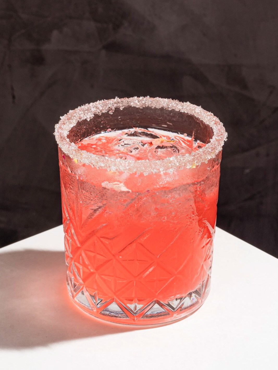 Abre tu paladar con un rico brindis, la mejor manera de empezar la noche y abrirle las puertas al fin de semana.
Mojito Sakura 📸💘