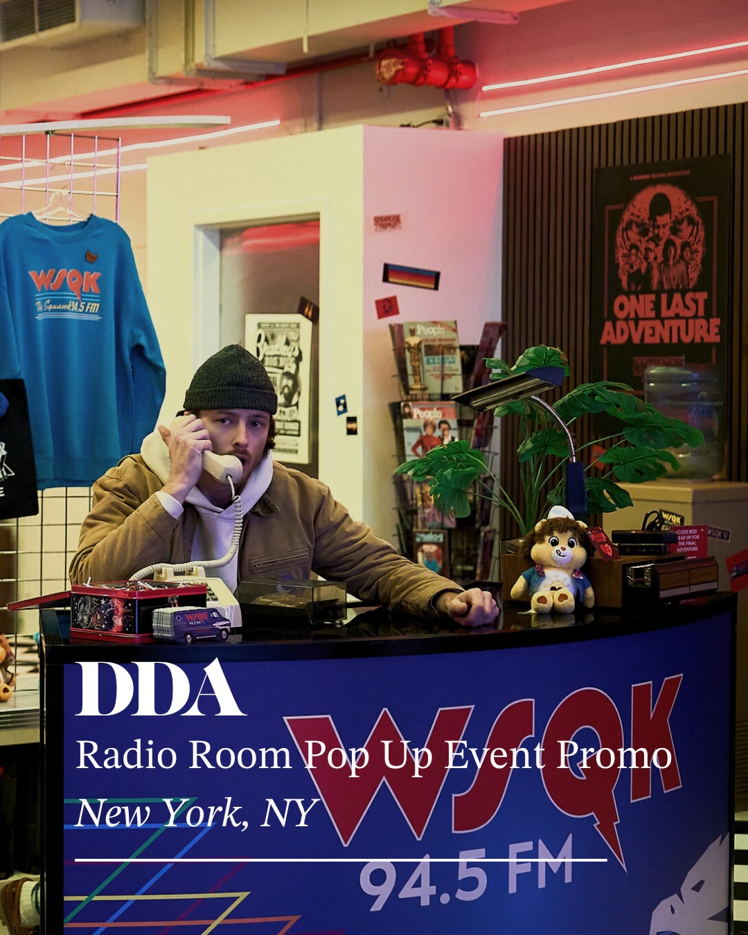 It takes more than just a radio tower to reach Hawkins. 📡 DDA teamed up with talented creators and partners to promote the Stranger Things Radio Room in New York City – produced by DDA.
Our strategically orchestrated content blitz included:
→ Custom-designed posters splashed across the city
→ A wave of Influencer promo before, during, and after the event
And it worked! Nearly 1,400 attendees came to the doors of the Stranger Things Radio Room over the course of two days. Transmissions accomplished.