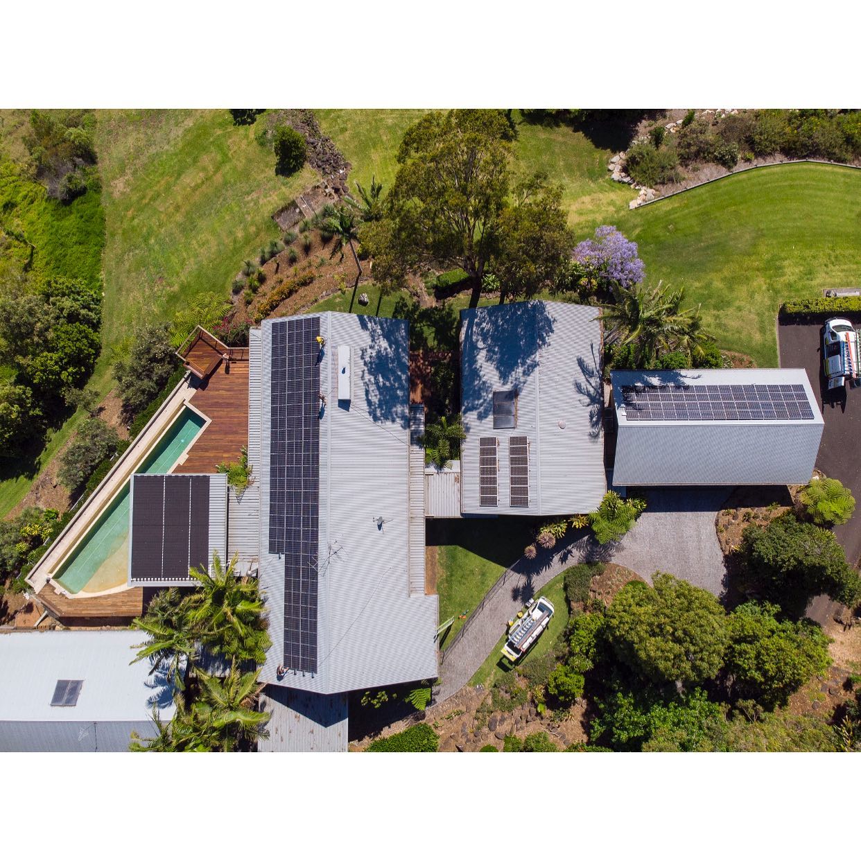 Birds eye view of the most amazing 35kw solar system recently installed by Coughran Electrical #solar #byronbay #electrician #residentialsolarsystems #renewables #renewableenergy #cecaccreditedinstaller #sparkylife #solarsystem