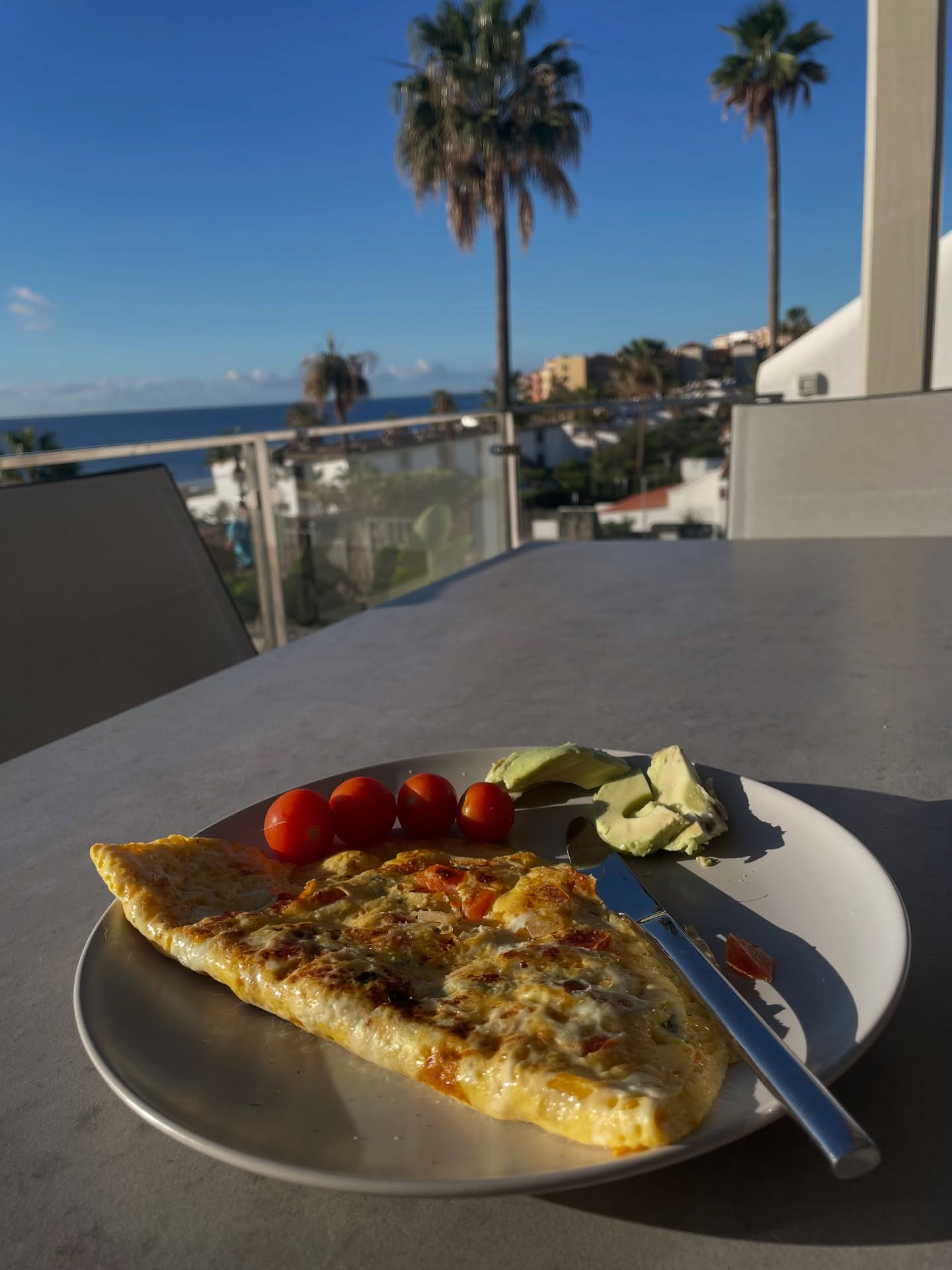 Holiday breakfasts ☀️
I was really grateful for some winter sunshine and time to properly relax over the holidays. I tend to prefer self catering trips as I have dietary restrictions and like to keep some of my usual habits so I can feel my best when I am away.
This holiday I especially enjoyed slow morning breakfasts and being more present and mindful while eating. Day to day I often feel a bit rushed and fall back on the same quick options like overnight oats or porridge.
Slowing down really does support digestion. More chewing and more awareness of food helps with the release of digestive enzymes, which in turn supports better nutrient absorption and can reduce digestive discomfort. It feels like a win all round.
It was a gentle reminder of how much difference this can make and something I would love to incorporate more into everyday life. On holiday it was nice to enjoy simple nourishing breakfasts without distractions. I feel some slow cosy winter brunches are in my near future!