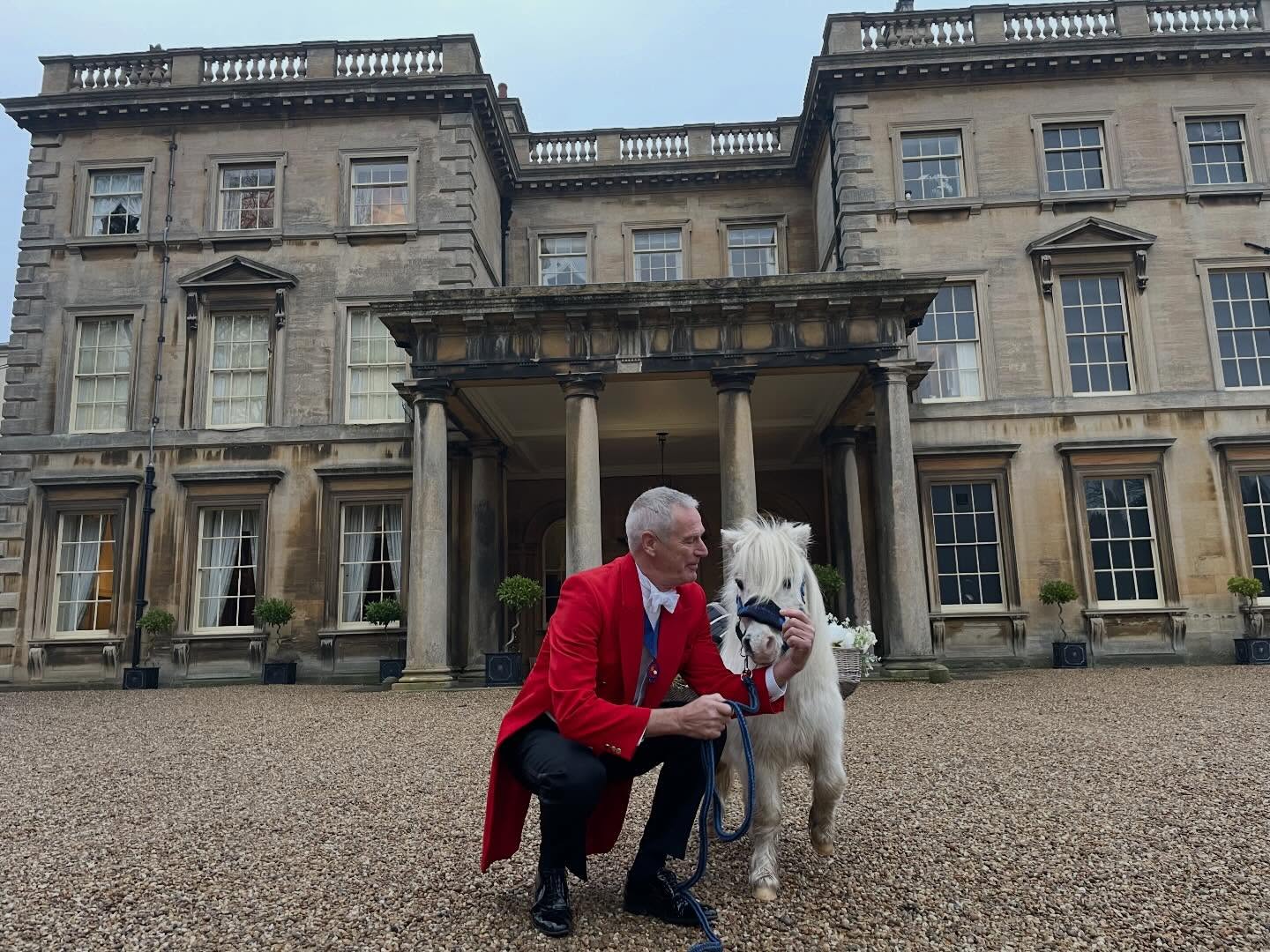 Today's office. Holding auditions for the next Christmas Card!
#classinacoat #toastmastergeoff #thetipsytrike #prestwoldhallwedding #prestwoldhall