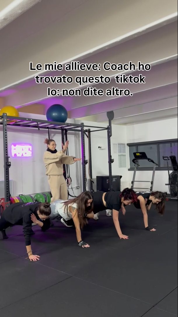 Pensavano fosse una danza,
e invece era un plank.
Firmato Heron Force. 😜
📍Via Sandro Pertini,5 castello di Cisterna
#viralvideos #reelitaliani #comicoreel #pomiglianodarco functionaltraining