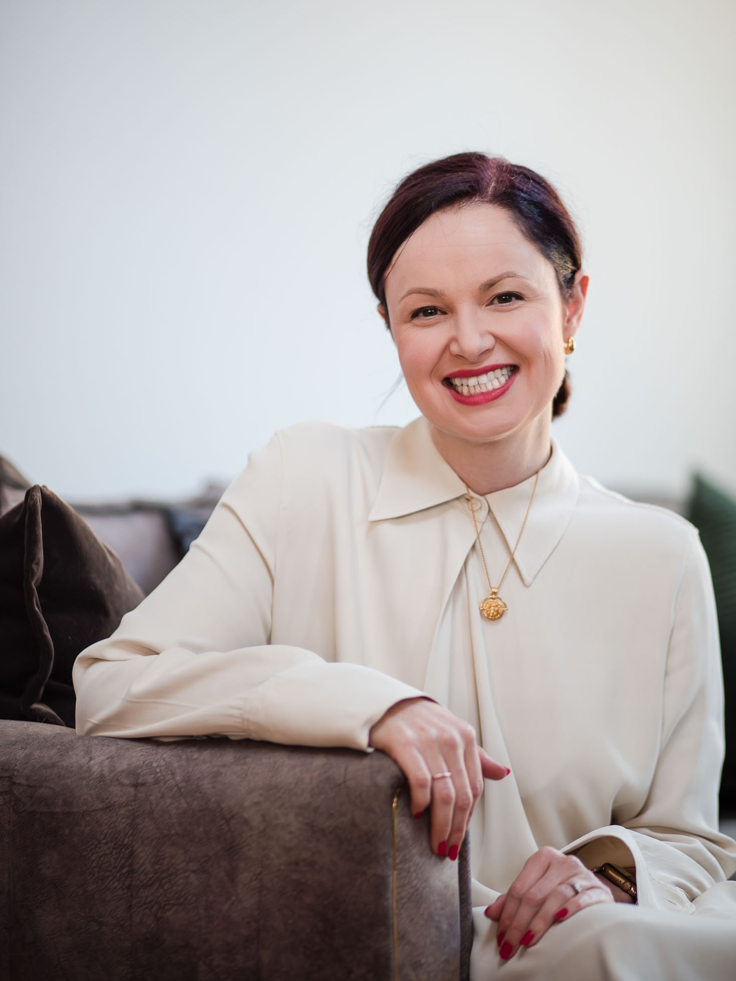 Are you a small business owner?
No doubt your feed has been flooded with all those New Year, New Me posts lately…
But here’s the thing. They’re actually a brilliant way to show the face behind the brand, which makes January the perfect time for a little headshot refresh.
A small set of professional images can give you content to reuse across your website, socials, emails… basically all year long.
What better way to kick off the new year than with a fresh, cohesive set of brand photos?
Know a small business owner who needs this? Send this their way 👋
.
.
.
.
.
I’m Natasha. I help small businesses and solo entrepreneurs across Essex and Suffolk create strategic, on-brand imagery that actually sells.