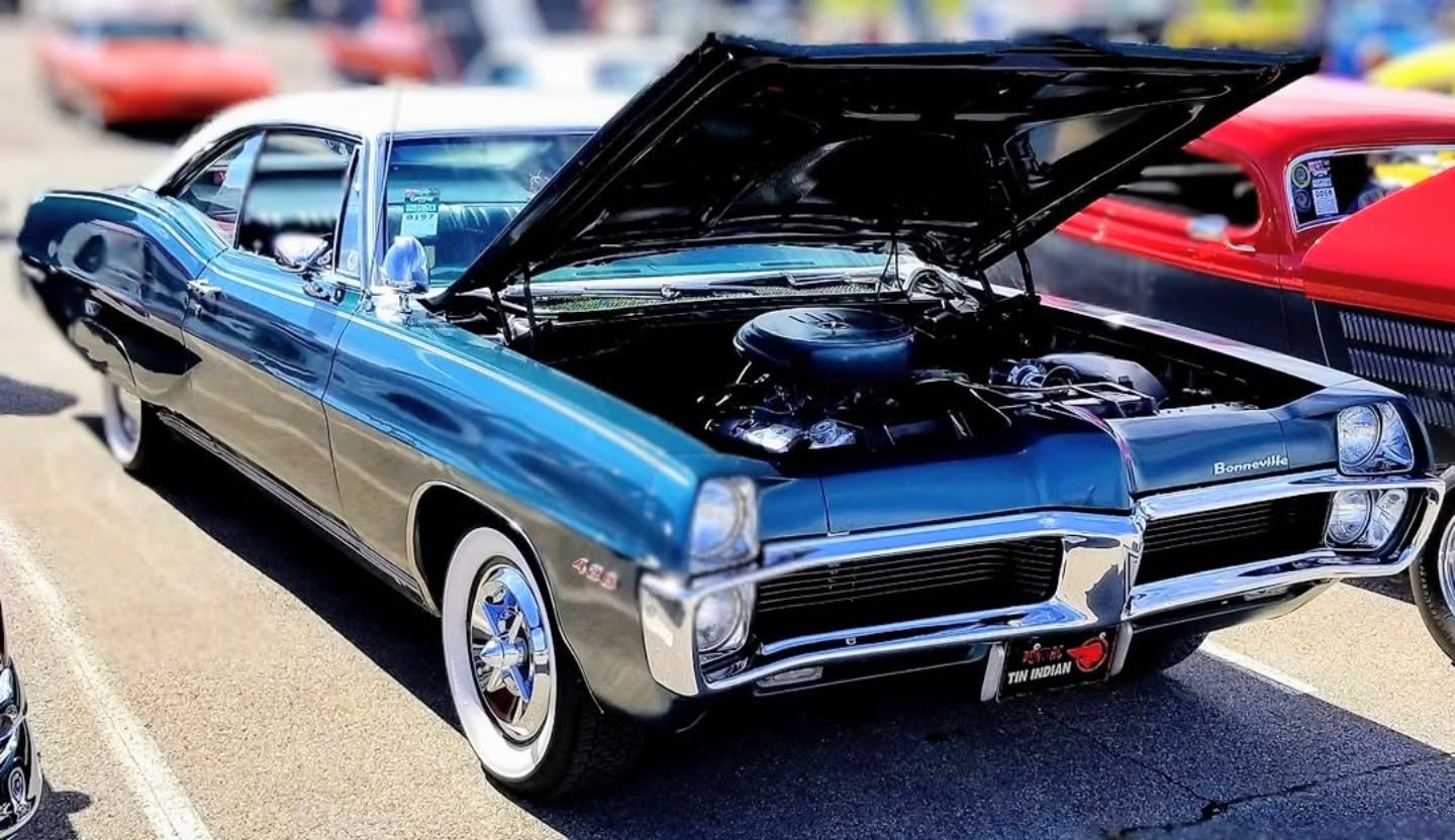 Big-body Bonneville perfection. Hood up, attitude on max, and that 428 is ready to EAT. Old school lines, Kentucky blacktop. This is how we do classics in the Bluegrass. #Cartucky