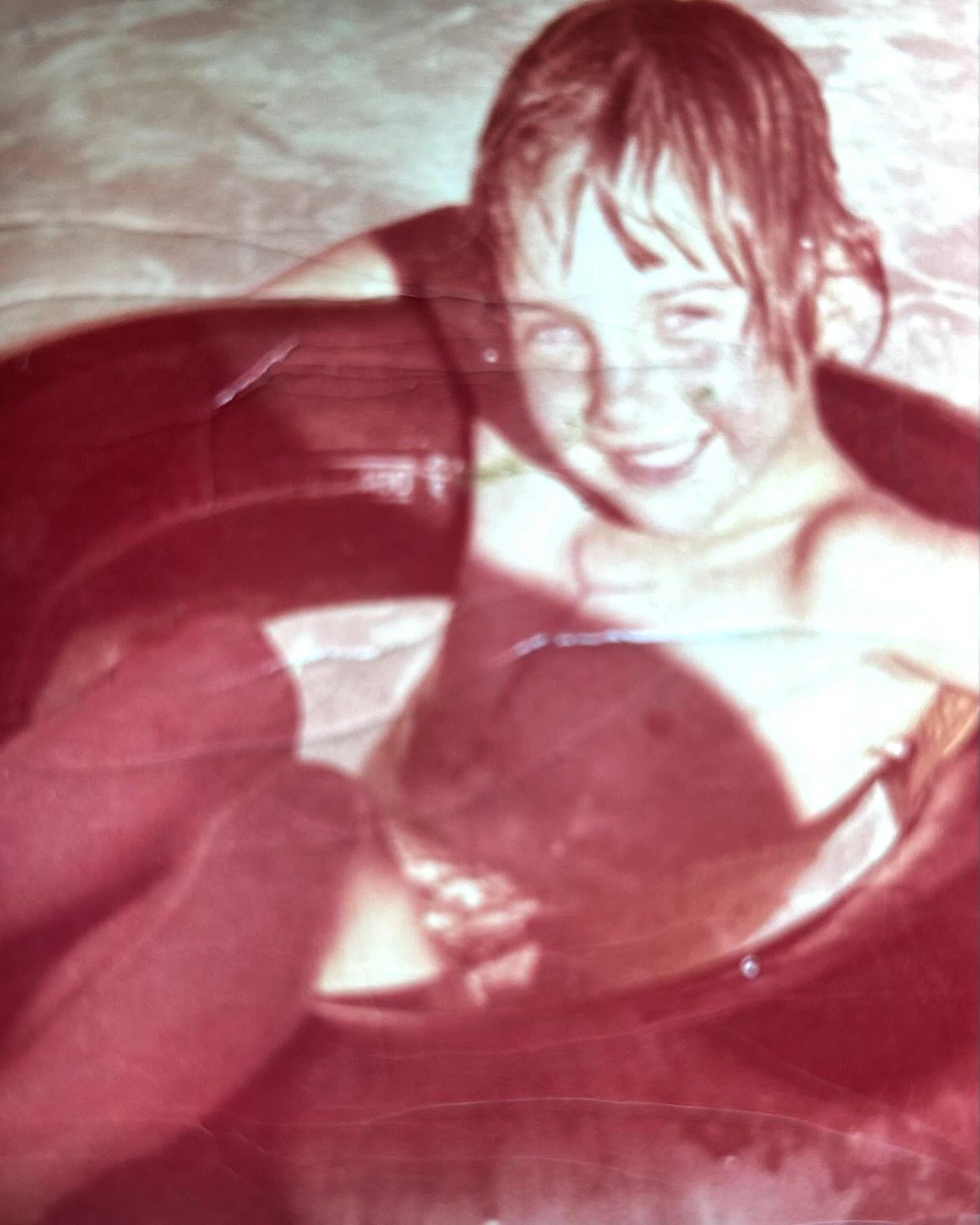 The connection between my own childhood and my profession as a family therapist is hearts…. I was born with a congenital heart condition which truly settled me into understanding the beauty and pain of being a human. I wrote this blog in honour of my own family and me as a little girl and a grown woman. The children anxiously families I work with. My mother, my family, my grandmothers, my aunties….its a lot to be brave. Medical trauma can be hidden under our skin and in our hearts. It can be hard to be present with and feel. If you have a moment, I would be honoured if you read this. If you know of families looking for a counselling in medical trauma share my name. I always have space for those families in my practice. #bcchildrenshospital #medicaltrauma #scarsarebeautful #tetrologyoffallot #truamahealing #handstoheart #registeredclinicalcounsellor #bcacc https://www.handstoheart.online/post/childhoodmedicaltrauma