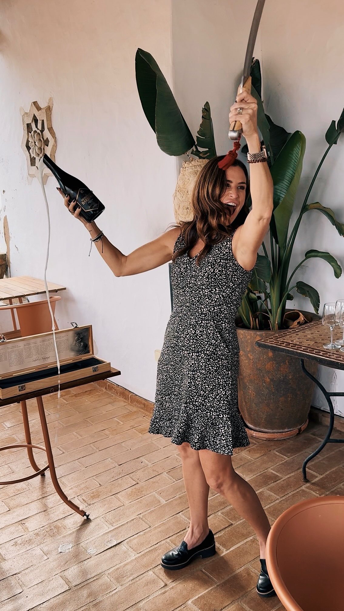 The goal…dramatic, not reckless.😋 A few best practices before you channel your inner Saber warrior.⚔️🍾
✔️ The bottle should be very cold (38–45°F) this is a non-negotiable for a successful saber.
✔️ Remove the foil and cage (if preferred)
✔️ Find the seam, aim for the lip, the weakest point of the bottle…internal pressure does the rest.
✔️ 30–45° angle, pointed safely away from people.
✔️ One smooth, confident motion (hesitation = heartbreak)
Wipe the neck, pour a splash and enjoy the bubbly.🥂Save for your next saber!🗡️
#sabers #winehappy #winetips #winehumor #bubblywine