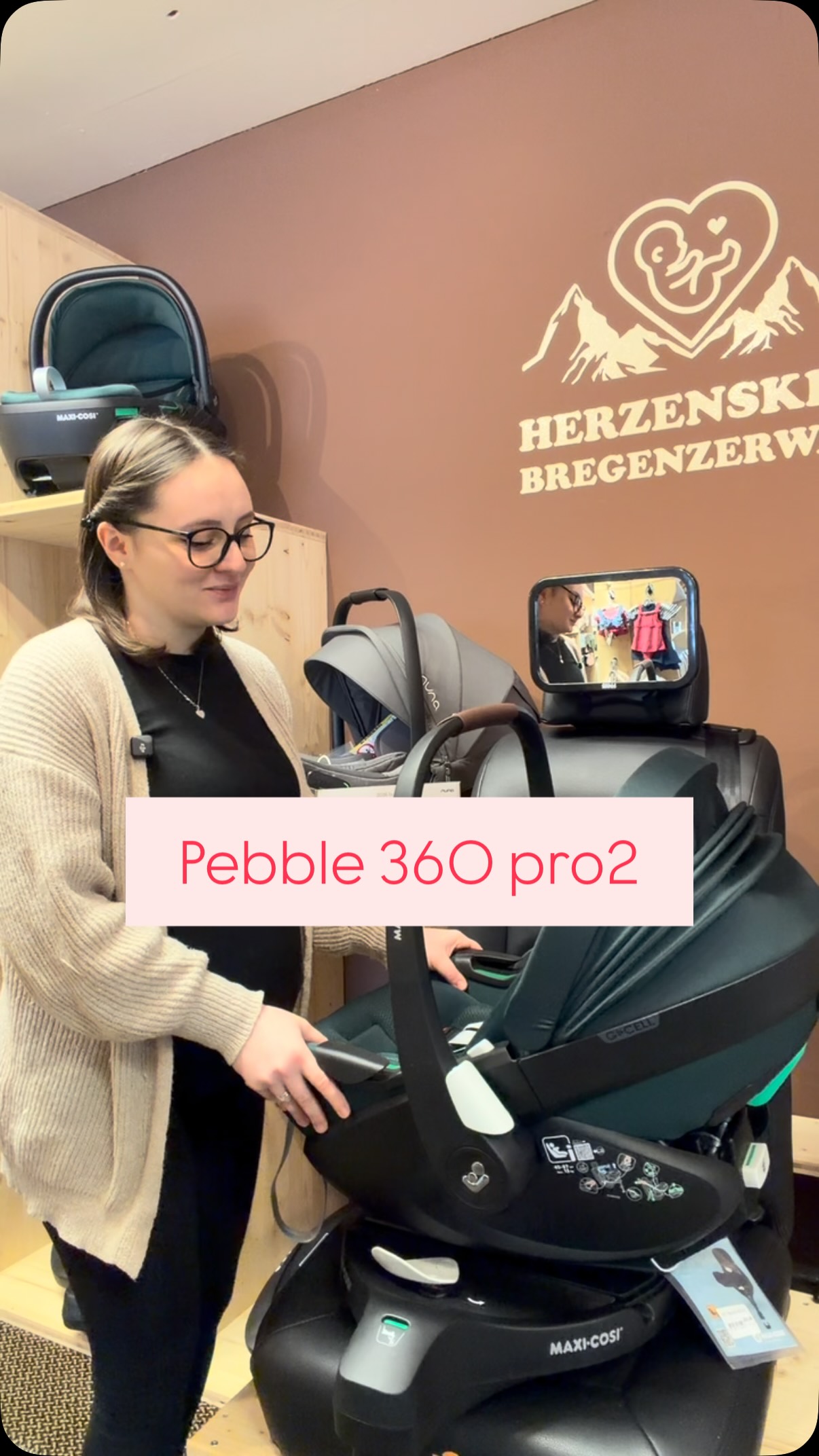 Teil 3 🤍 unsere Entscheidung ist gefallen.
Die Babyschale, mit der wir unser Baby sicher nach Hause tragen werden 💚
Und weil Sicherheit an erster Stelle steht, zeige ich euch auch gleich, wie man eine Einschlagdecke richtig & sicher benutzt 👶🏼🚗
#babyschale #sicherheitgehtvor #babyerstausstattung #elternwerden #firsttimemom #baby2025 #einschlagdecke #neugeboren #familienleben #mamablog #papablog #babyunterwegs