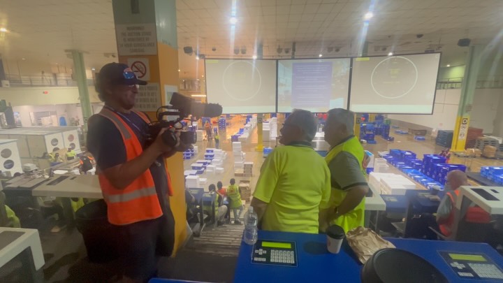 Arthur and his brother Peter who founded Tosca Seafood being interviewed by the media as the longest-standing buyers in the Sydney Fish Market to date.
54 years of showing up before the sun.