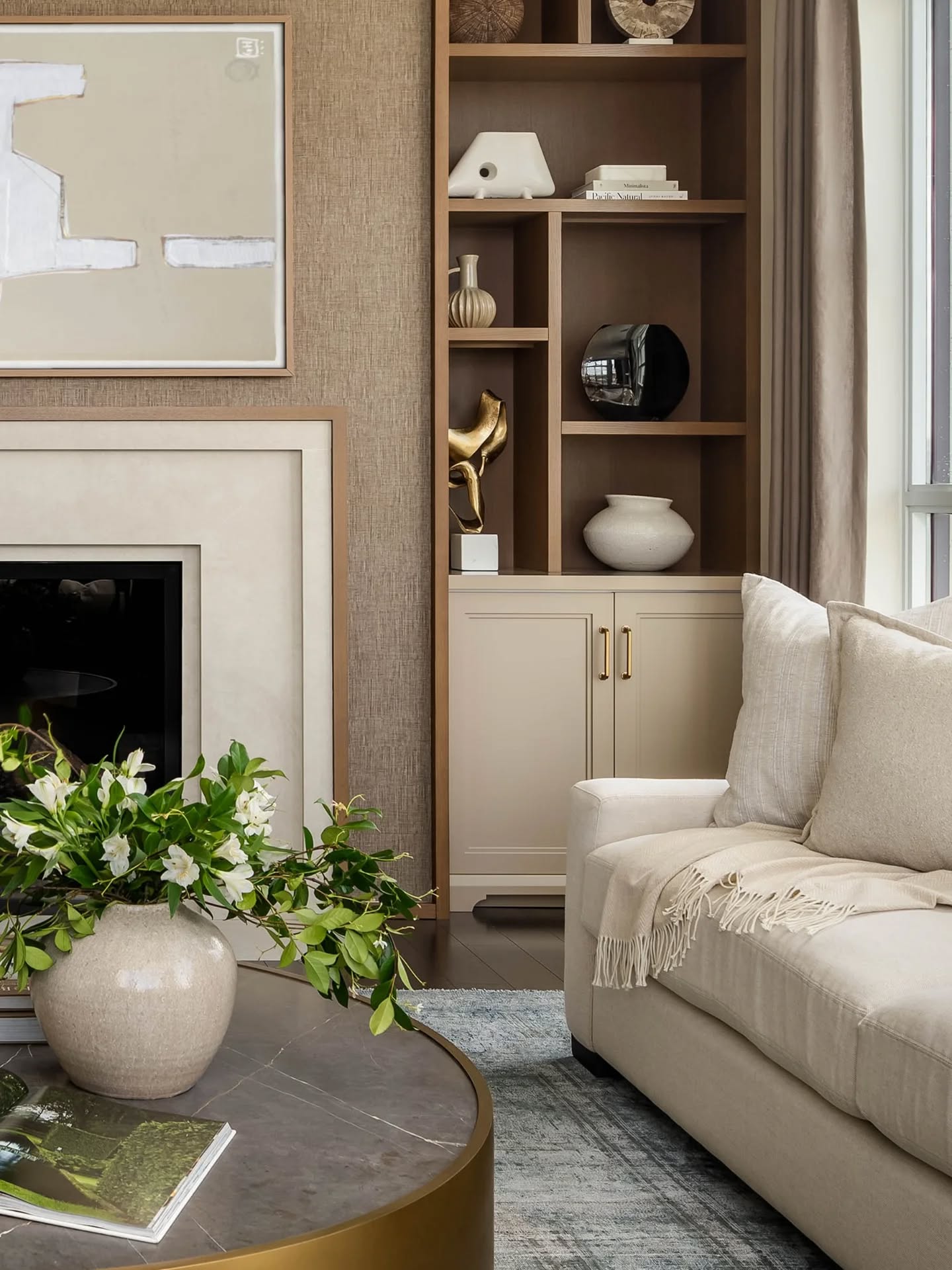 There’s something about a heavy snowfall that makes staying in feel intentional.
After nearly two weeks back in the office and finding our rhythm again, the snow feels like a gentle nudge toward a focused, grounded day indoors. Warm drinks endlessly refilled, soft music humming in the background... this is our kind of office energy!
January looks different this year, and we’re grateful for the way it’s unfolding, even as it somehow races by faster than we can believe.
Stay warm, friends 🤍☕️
Design: @hallhudustudio
Photography: @arasimaging