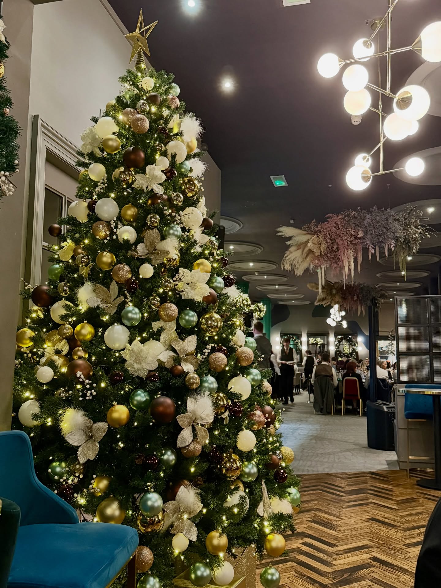 19/12/2025 - Corporate Christmas Party at @glaschu_restaurant 🥳
#corporateevent #eventband #corporateband #weddingband #weddingduo