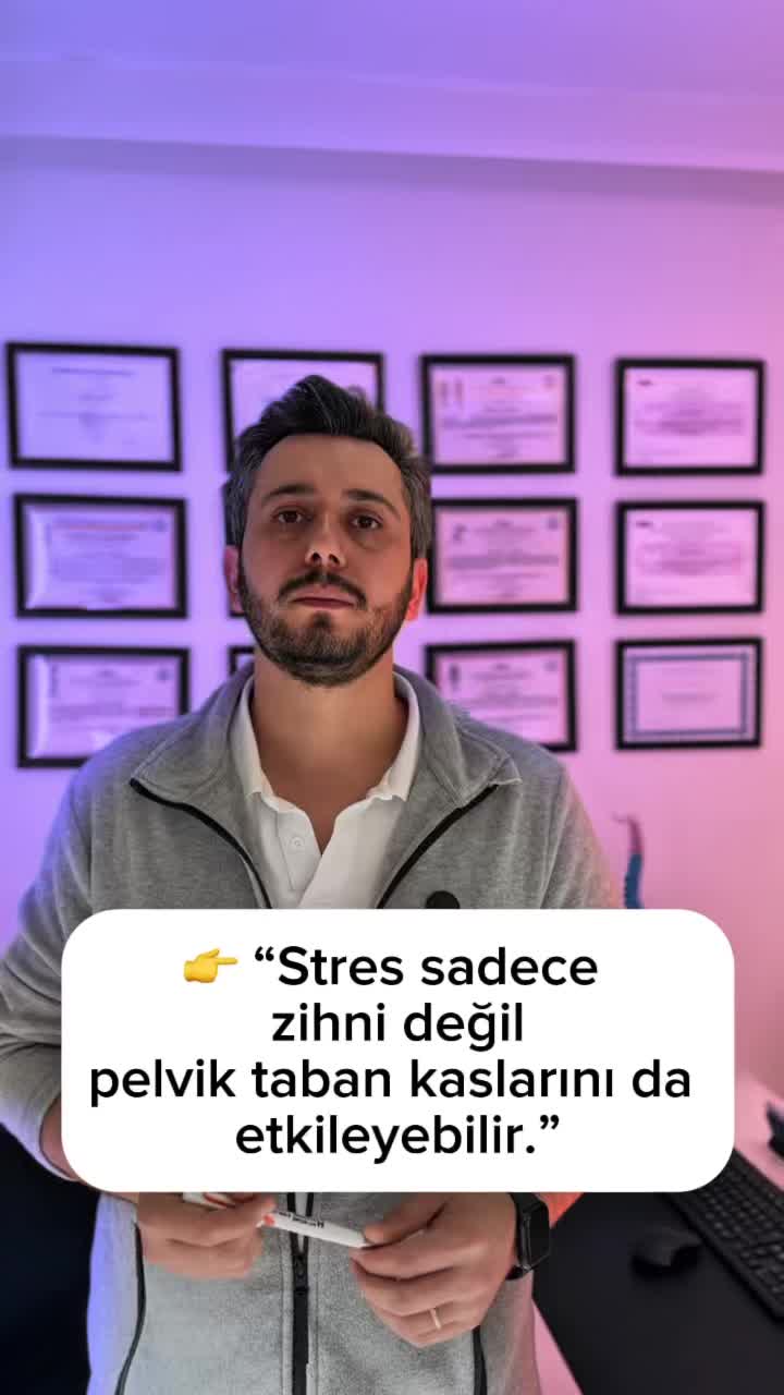 “Stres durumlarında vücut savunma moduna geçer ve birçok kas grubu fark etmeden kasılı kalır.
Pelvik taban kasları da bu sürecin bir parçası olabilir.
Uzun süreli stres altında bu kaslar gevşemekte zorlanabilir ve fonksiyonel dengesizlikler ortaya çıkabilir.
Günlük yaşamda stres düzeyi, nefes alışkanlıkları ve duruş farkındalığı bu kasların nasıl çalıştığını etkileyebilir.
Bu nedenle pelvik taban, erkek sağlığında yalnızca fiziksel değil bütüncül bir bakışla ele alınmalıdır.
📎 Bu içerik genel bilgilendirme ve farkındalık amacıyla hazırlanmıştır.
Teşhis ve tedavi niteliği taşımaz.”
#bilgilendirme
#pelviktaban
#erkeksağlığı
#stres
#kasfarkındalığı
#fizyoterapi
#sağlıklıyaşam
#SağlıklıYaşamTarzı