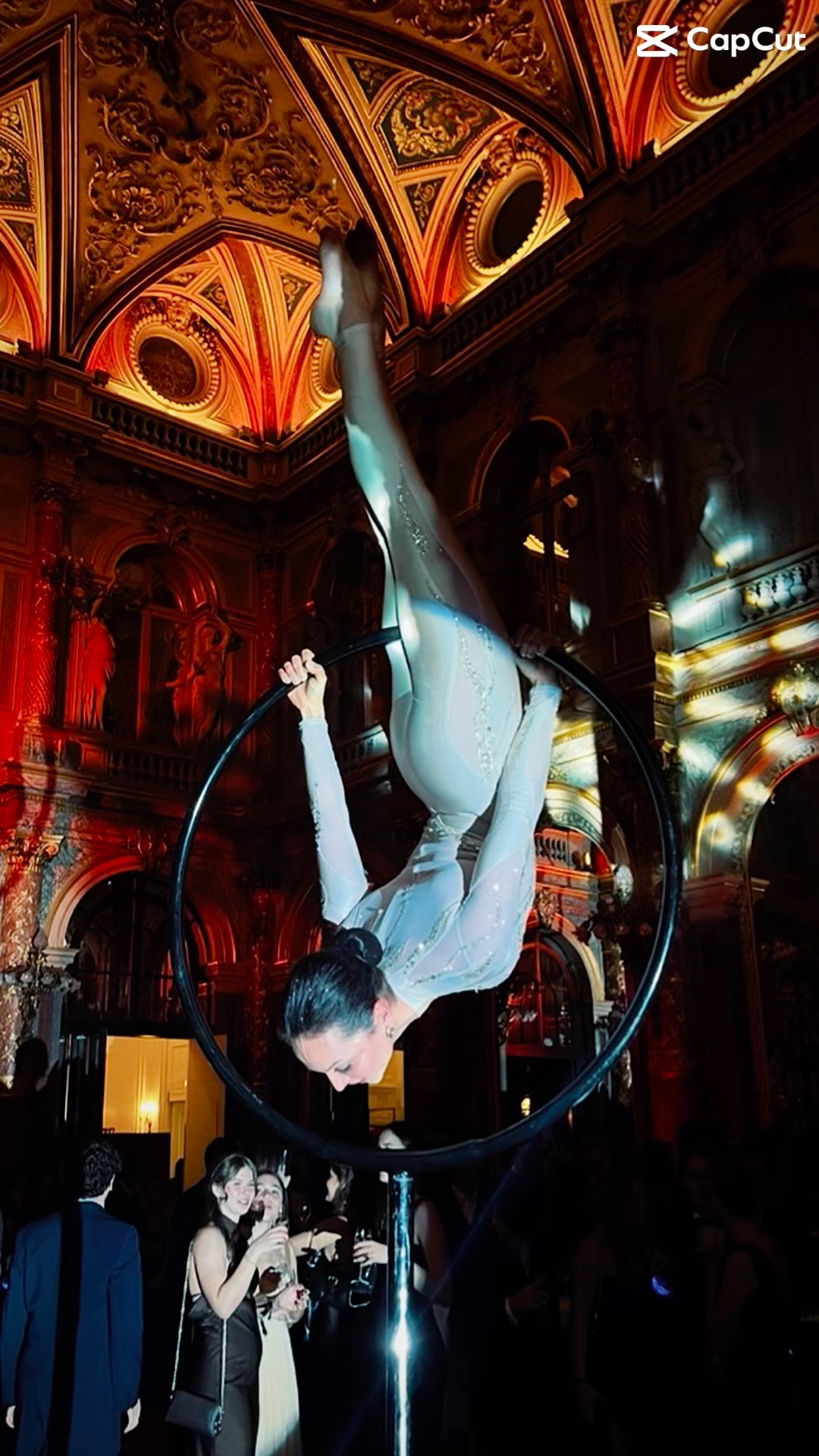 Retour sur la soirée de gala de notre client 🎥💃
On a capturé quelques moments en vidéo, et les danseuses ont vraiment mis le feu à la scène ! Une ambiance incroyable, pleine d’énergie et de créativité ✨
#agenceévénementielle #soirée #client #danseuse #évenement