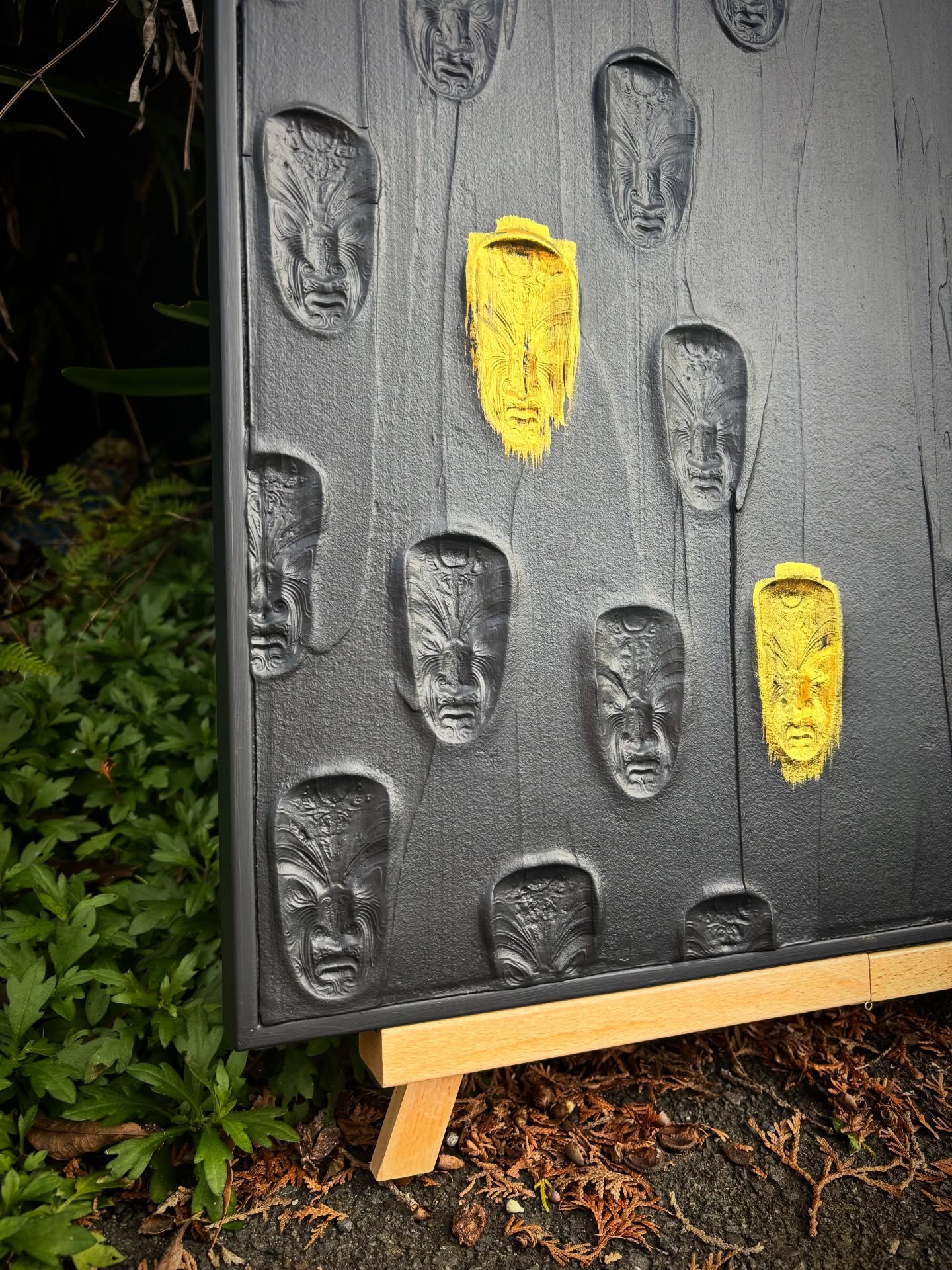 My heart just needs some BLACK in the mix ya know 🖤🎩 #black #contrast #artwork