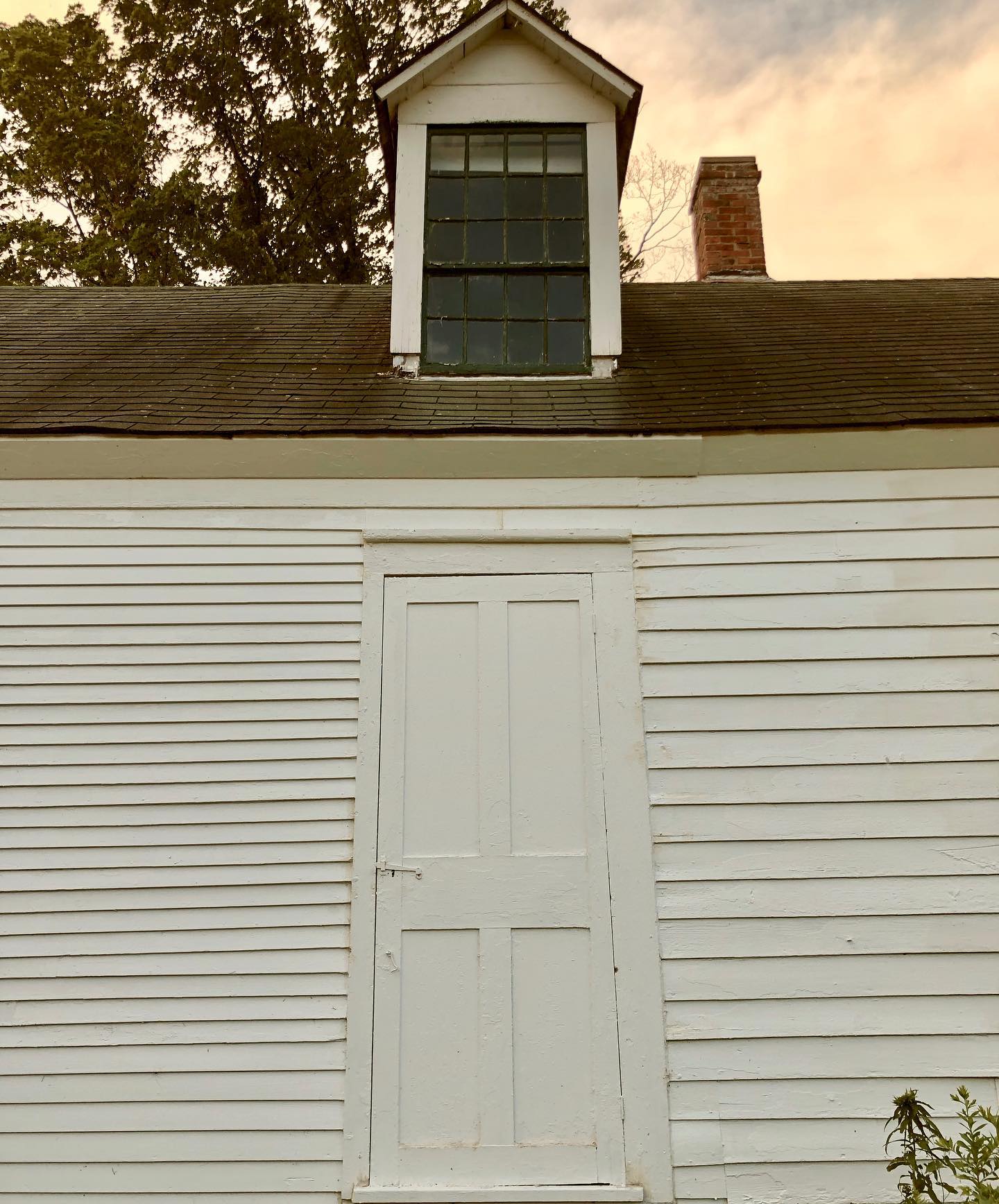 Bryan Farm. Waterbury Center, VT.
#history #historicpreservation #farm #architecture #architecturephotography #vt #vermontlife #farmhouse #nofilter