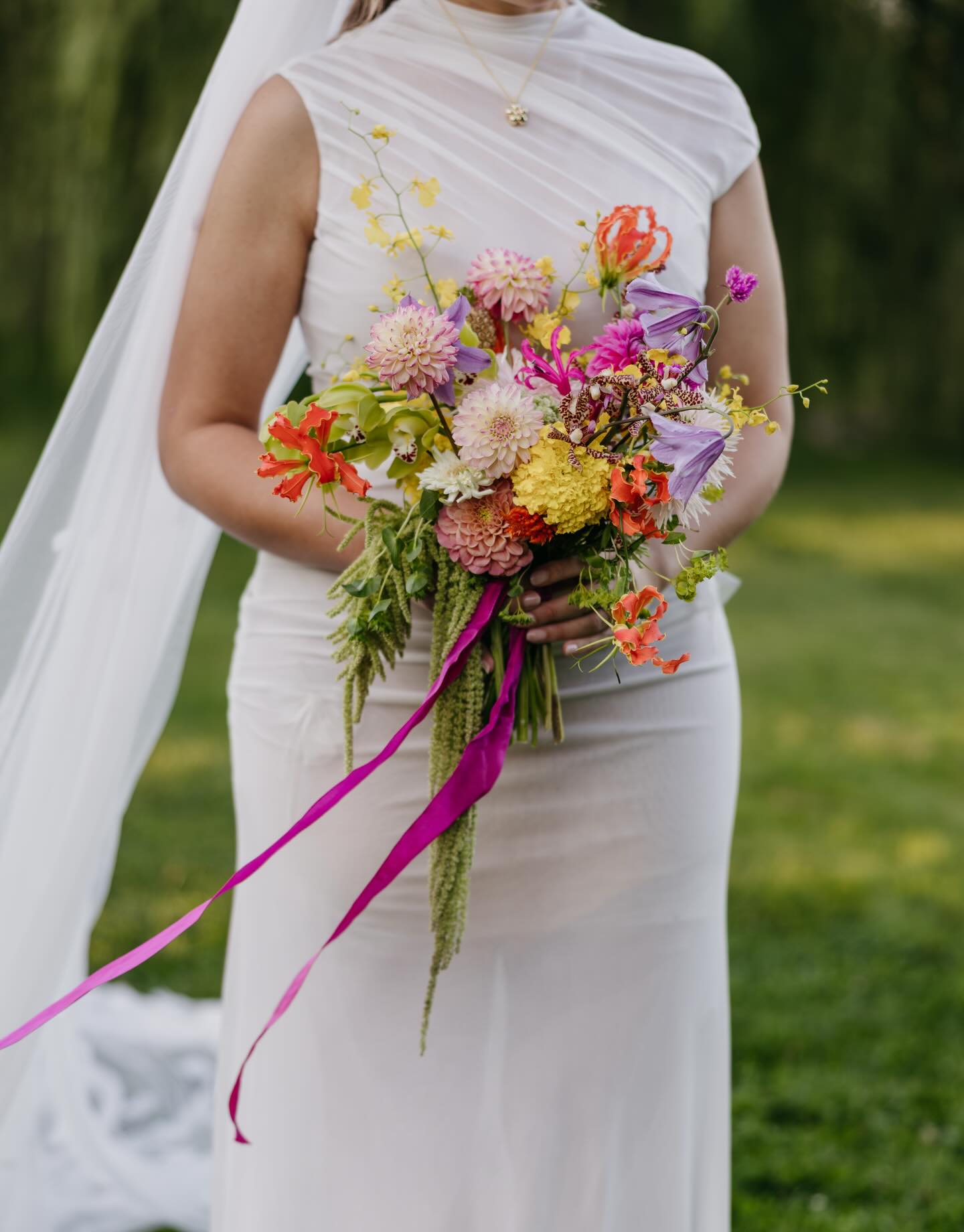 Remembering this juicy palette and days when the dahlias were still in bloom.
A favorite bridal bouquet, for S + F last September.
📸: @earthtomadison